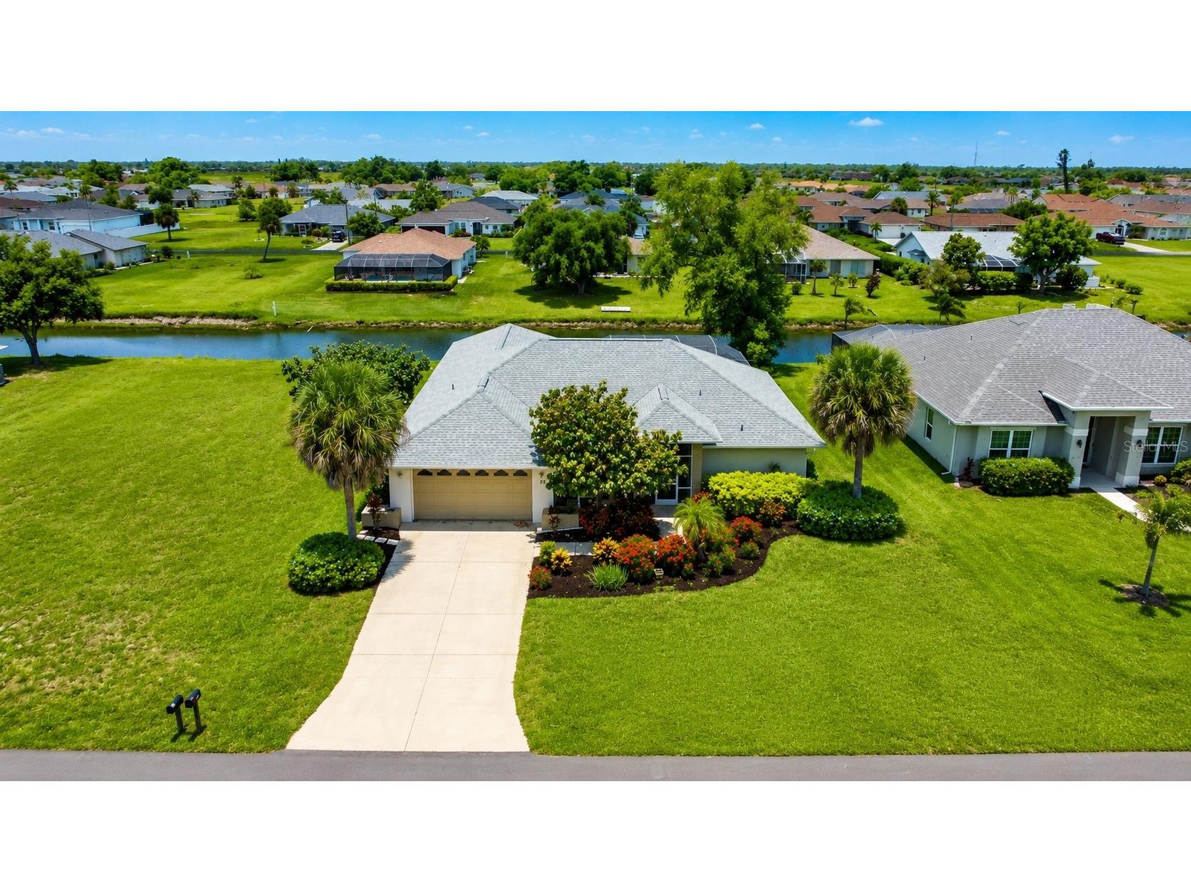25 Fairway Road Rotonda West FL 33947 - PINEHURST CREEK D6147789 image1