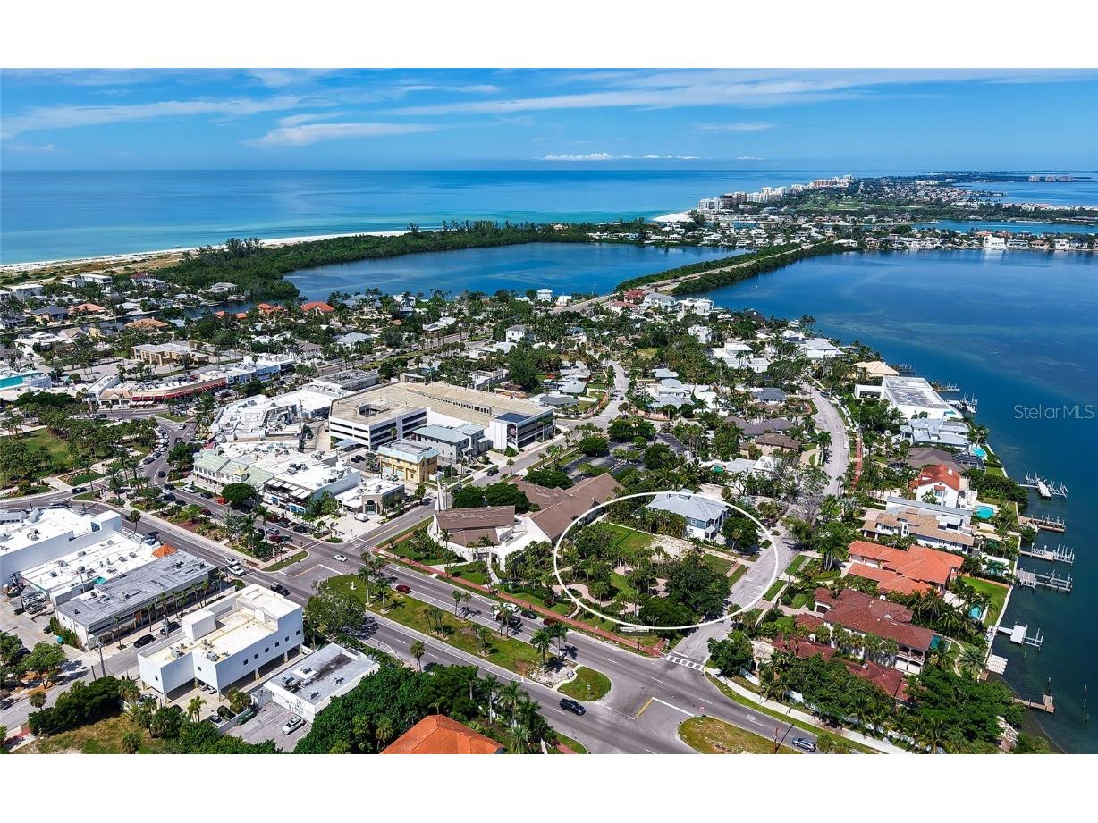 25 N Washington Drive Sarasota FL 34236 A4664088 image1