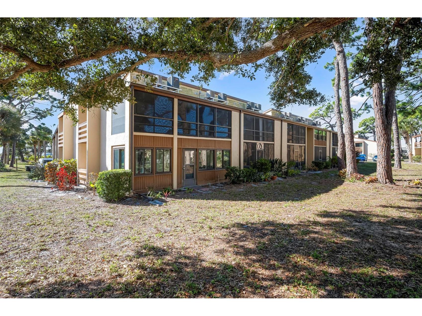 25 Quails Run Boulevard #6 Englewood FL 34223 D6145696 image4