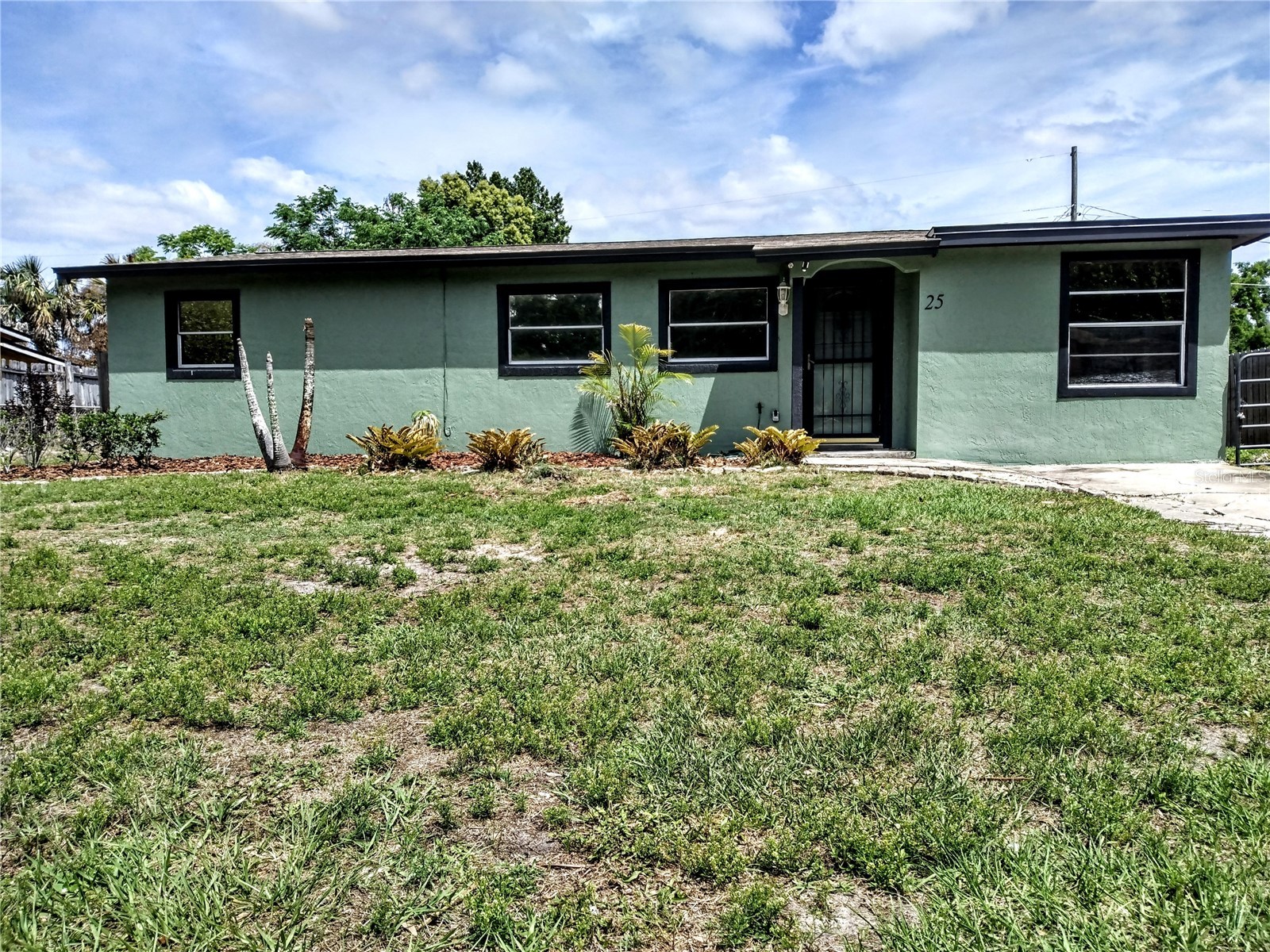 25 W Sandpiper Street Apopka FL 32712 V4948490 image1