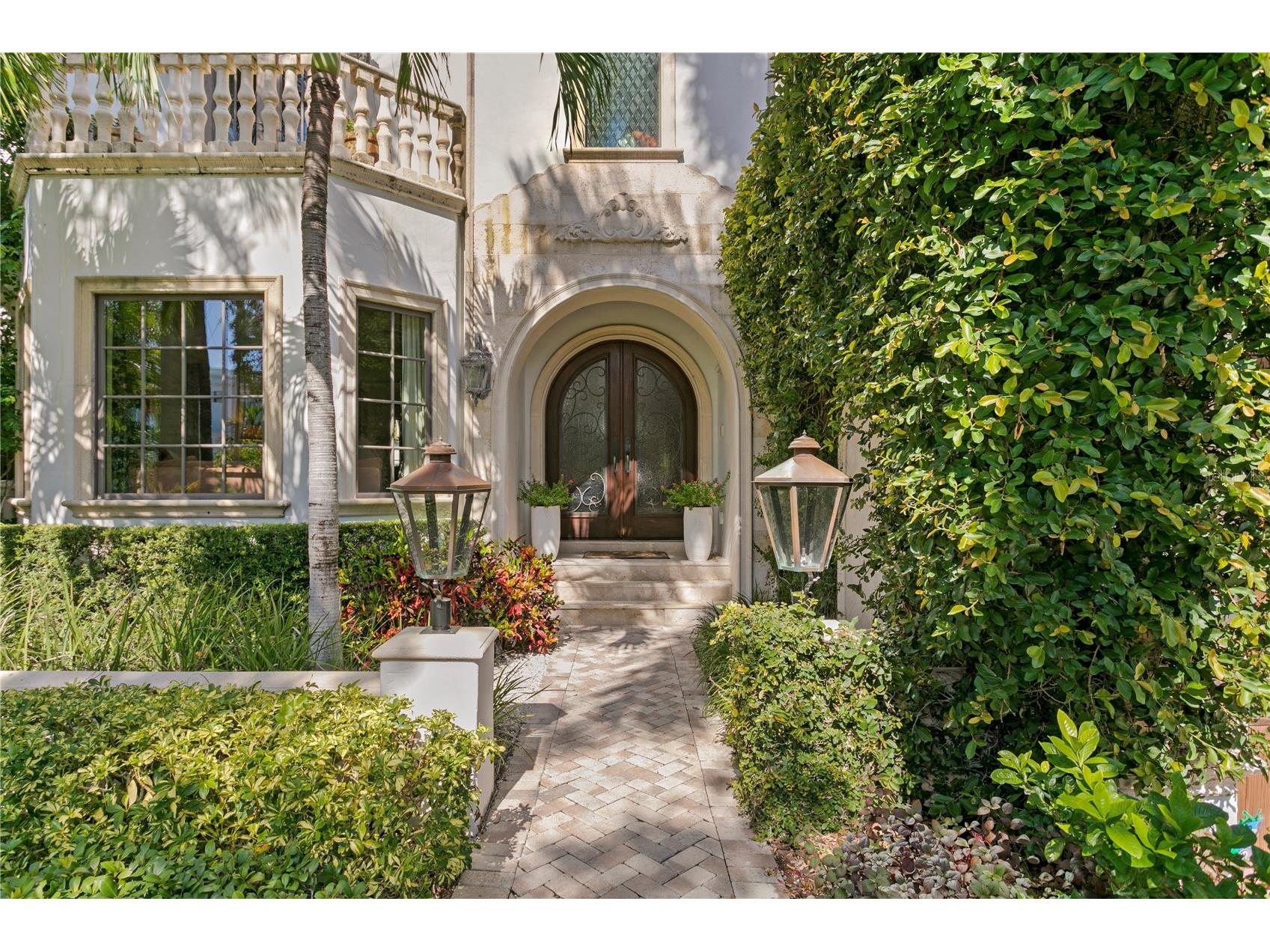 25 W Spanish Main Street Tampa FL 33609 TB8463472 image3