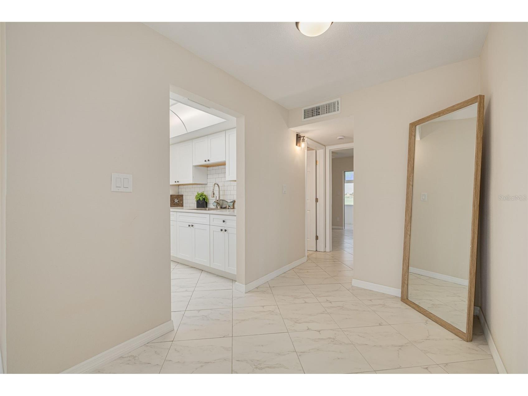 250 126th Avenue #104 Treasure Island FL 33706 - JOHN'S PASS/BOCA CIEGA BAY TB8500071 image8