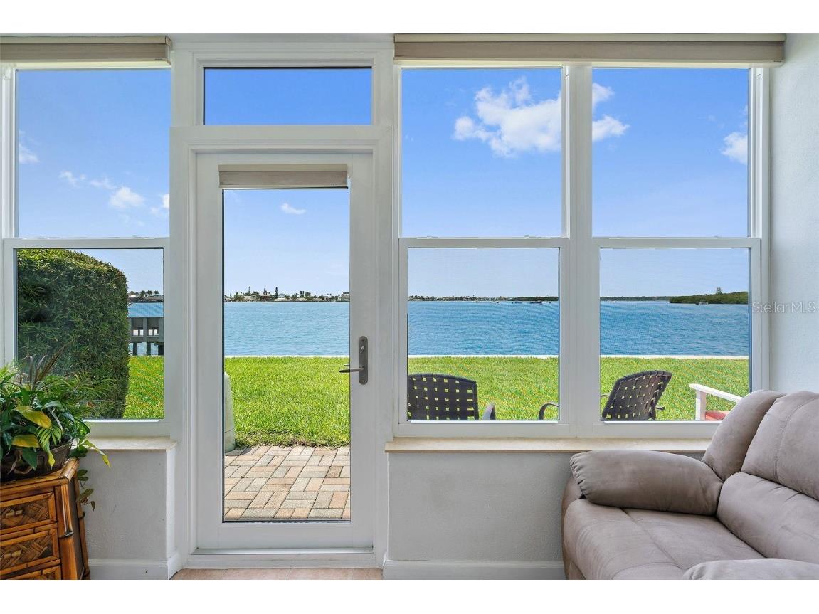 250 126th Avenue #108 Treasure Island FL 33706 U8242157 image1