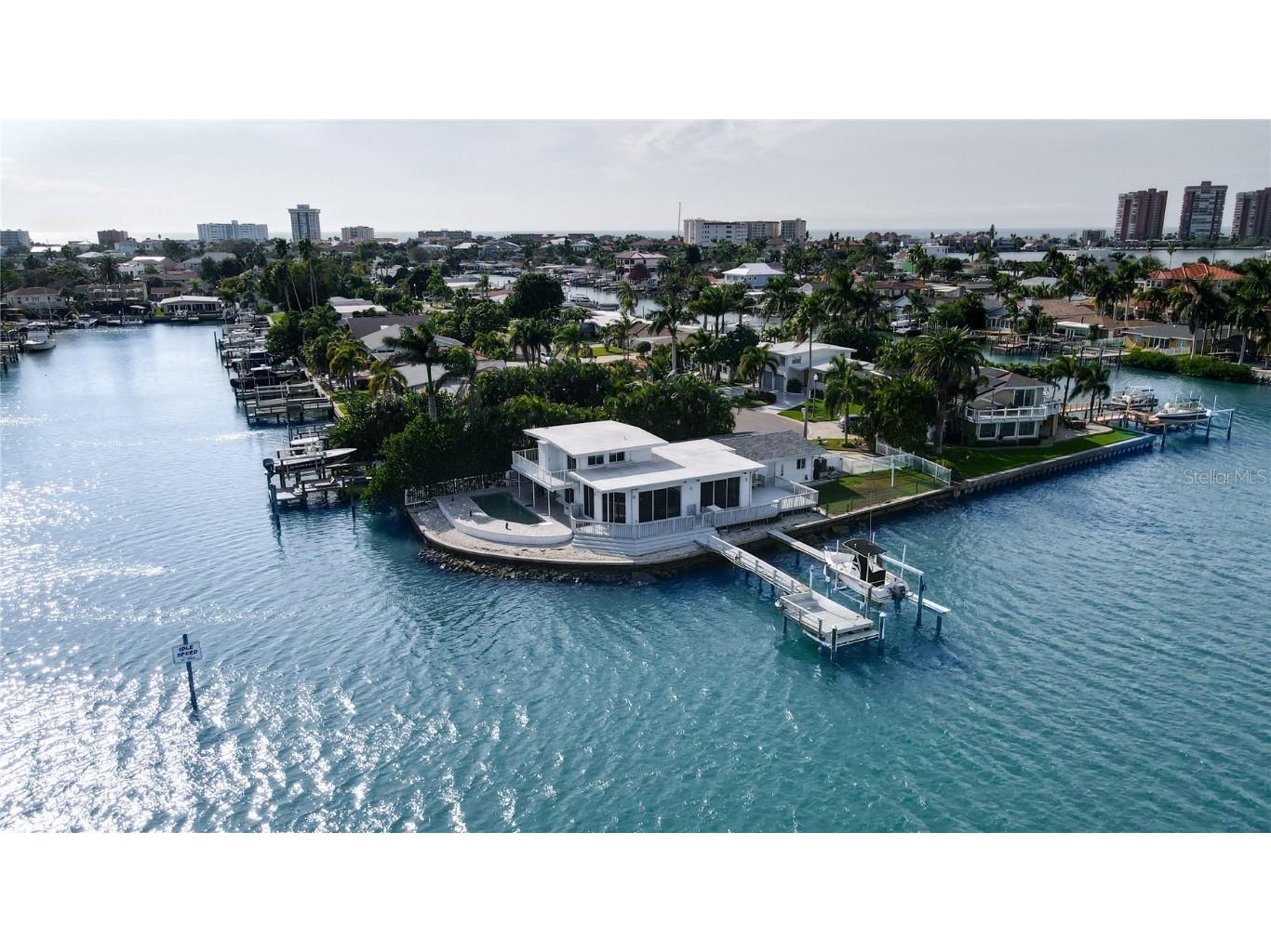 250 176th Terrace Drive E Redington Shores FL 33708 - BOCA CIEGA BAY U8223101 image1