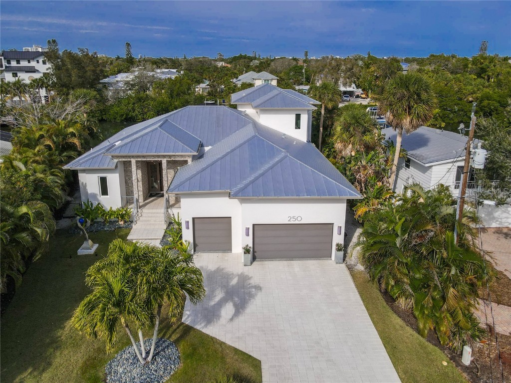 250 Island Circle Sarasota FL 34242 A4595526 image1