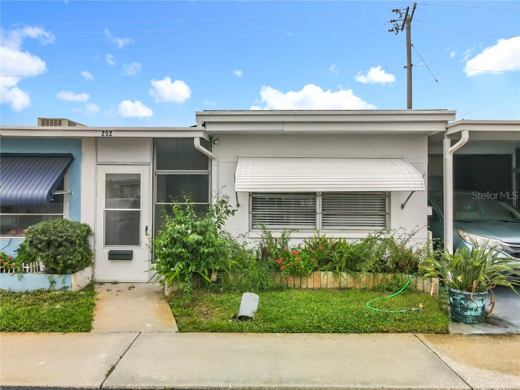 250 Rosery Road NW #202 Largo FL 33770 TB8426477 image1