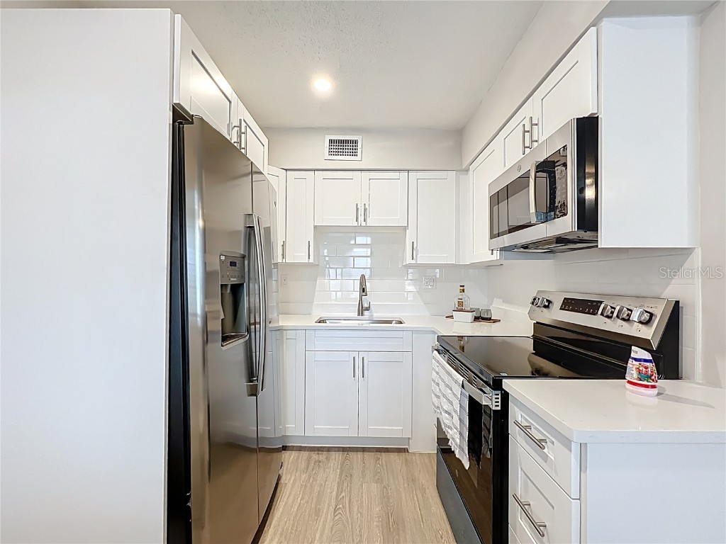 250 Rosery Road NW #202 Largo FL 33770 TB8426477 image5