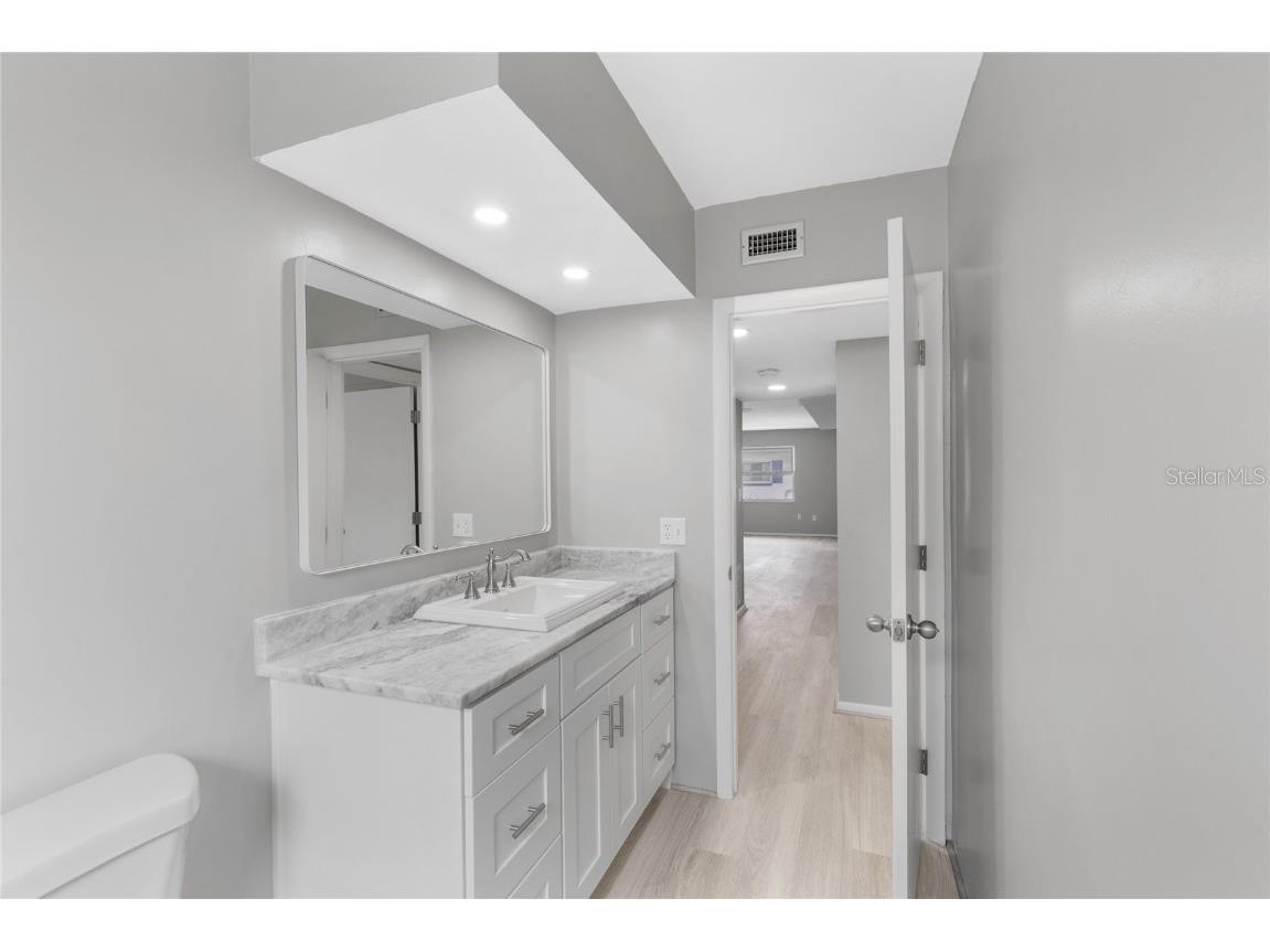 250 Rosery Road NW #323 Largo FL 33770 TB8406292 image16