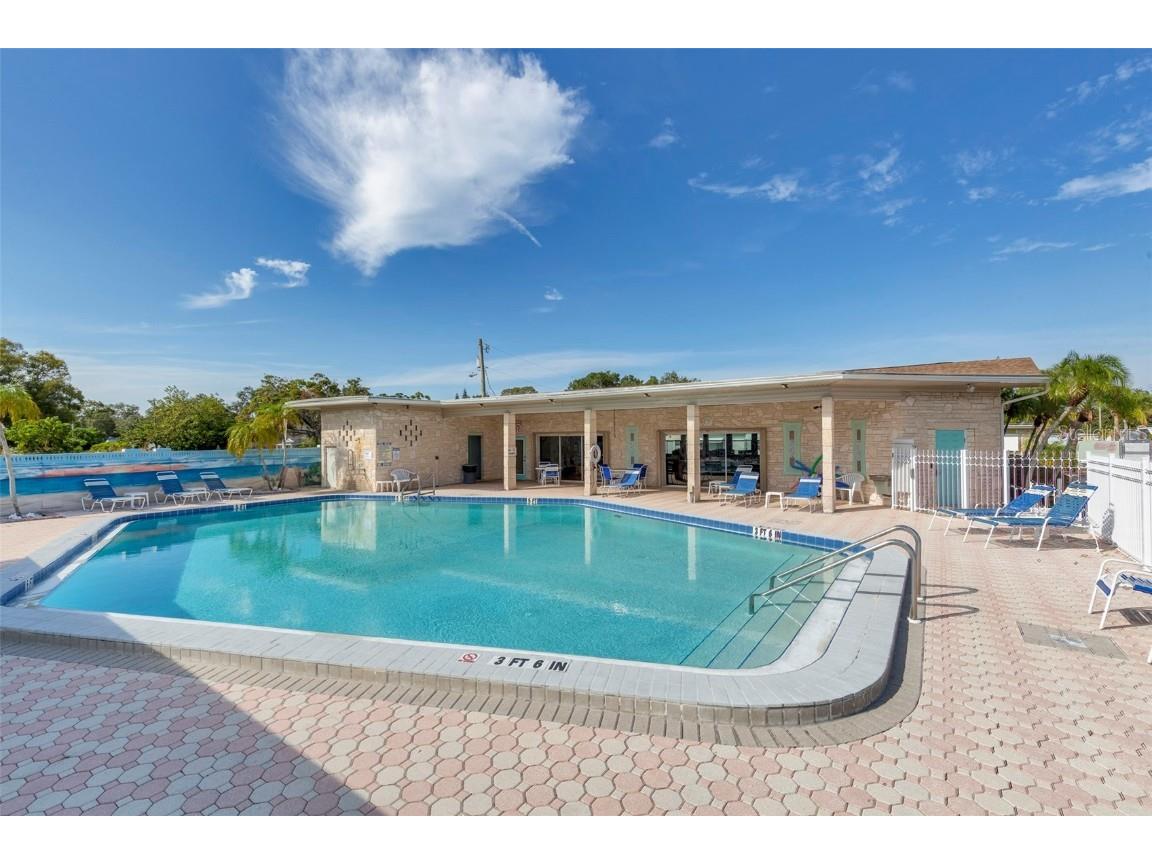 250 Rosery Road NW #323 Largo FL 33770 TB8406292 image21