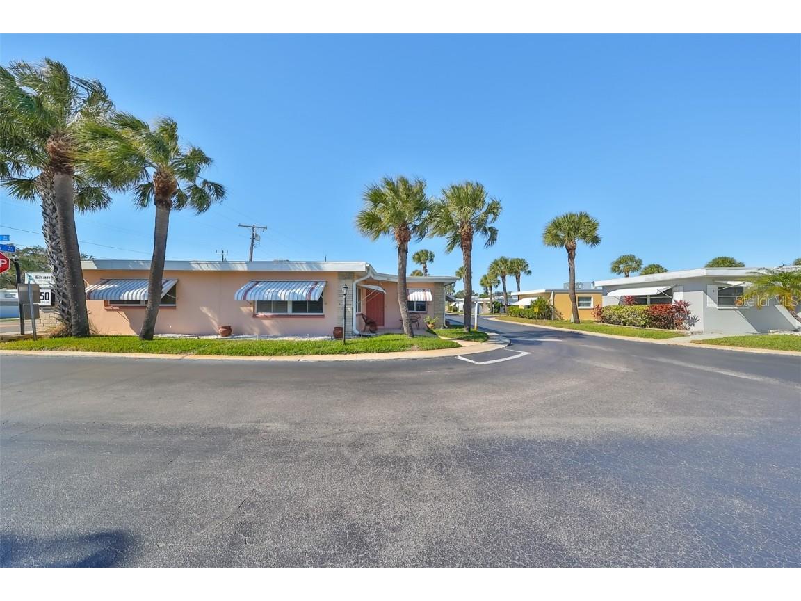 250 Rosery Road NW #351 Largo FL 33770 U8230164 image1