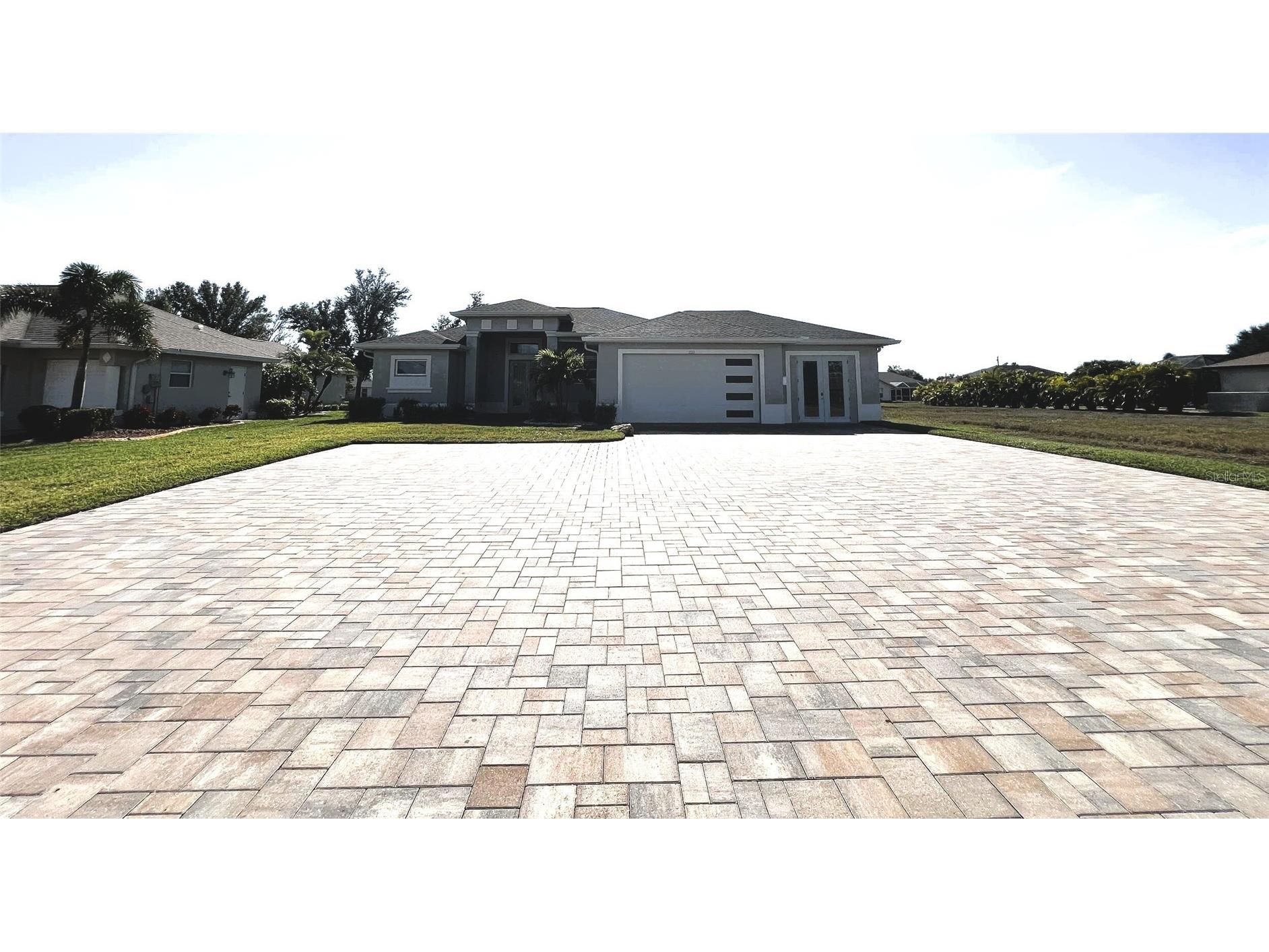 250 Rotonda Boulevard E Rotonda West FL 33947 D6145566 image1