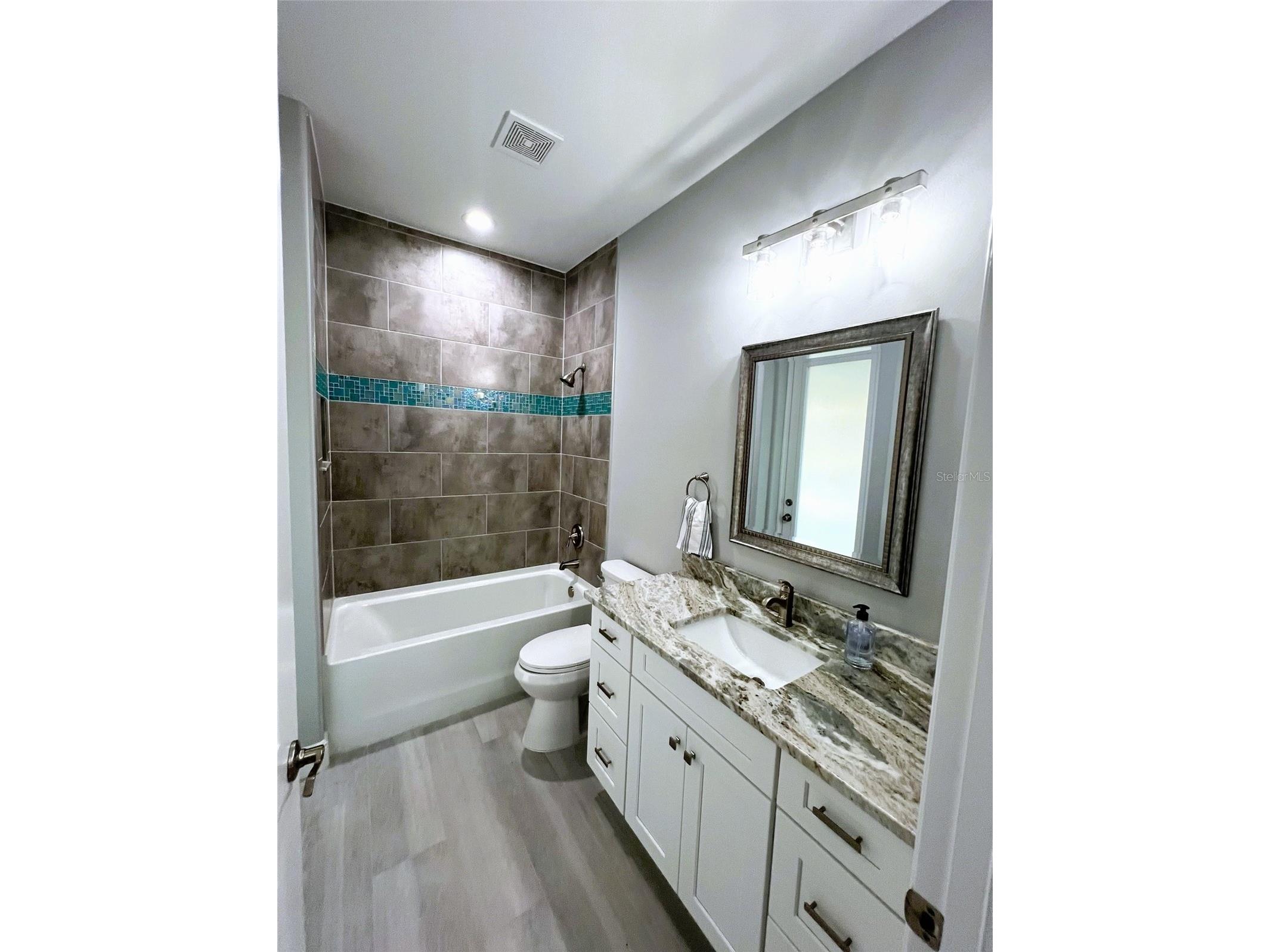 250 Rotonda Boulevard E Rotonda West FL 33947 D6145566 image19