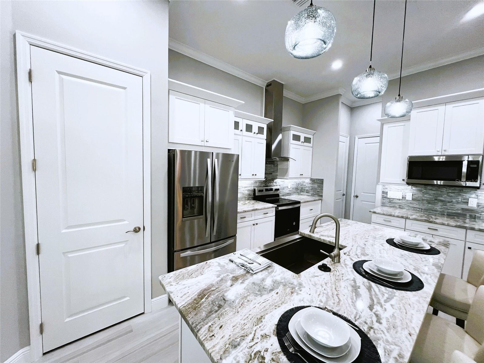 250 Rotonda Boulevard E Rotonda West FL 33947 D6145566 image3