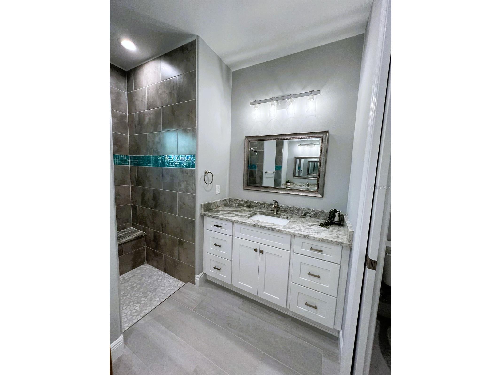250 Rotonda Boulevard E Rotonda West FL 33947 D6145566 image38