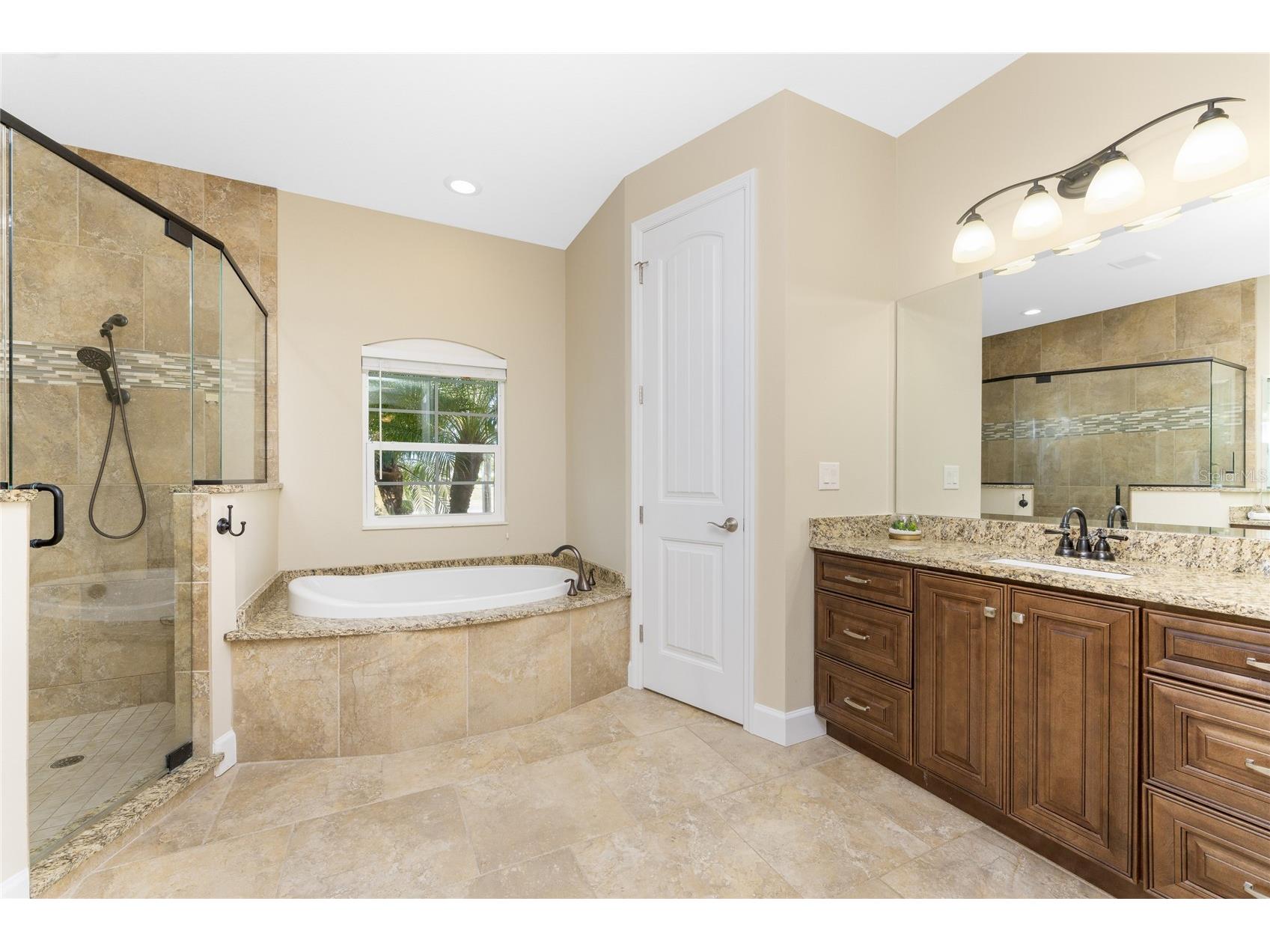 250 Rotonda Boulevard N Rotonda West FL 33947 D6146180 image27