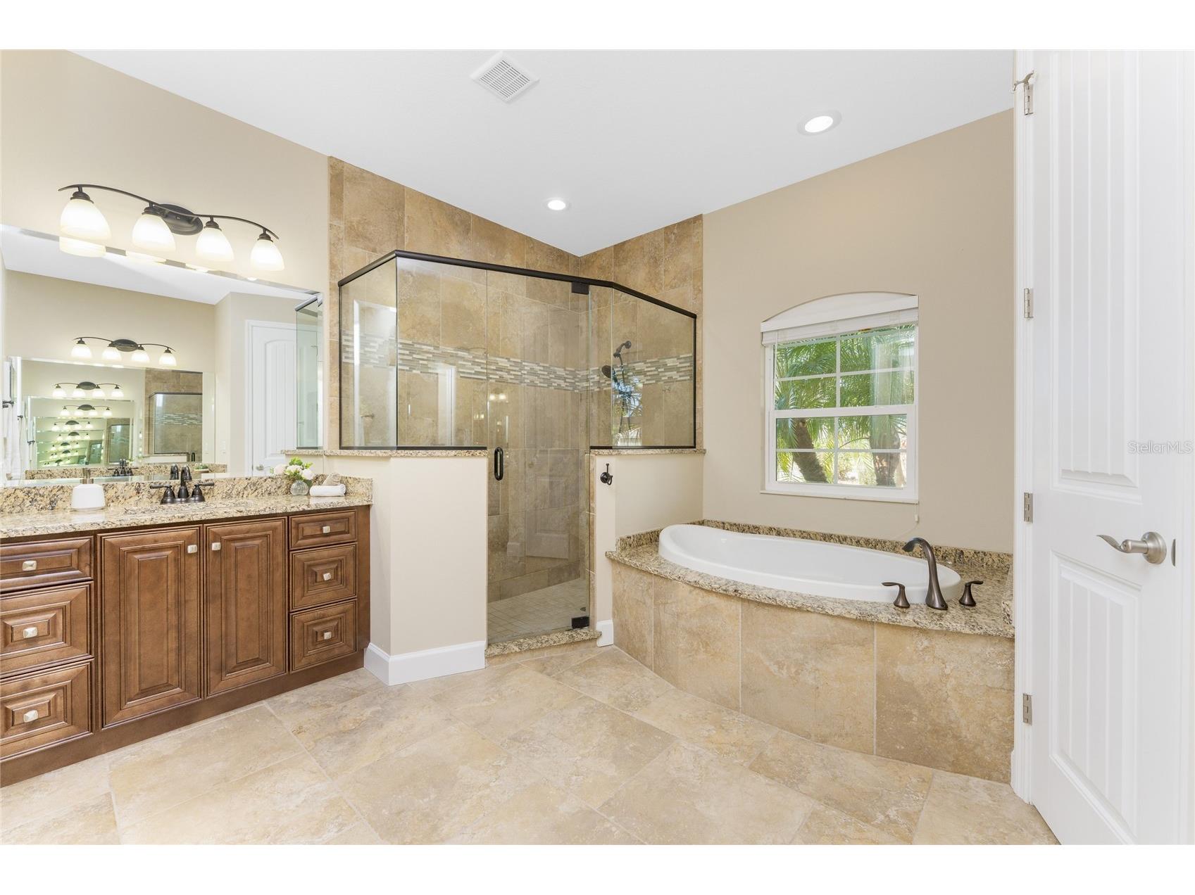 250 Rotonda Boulevard N Rotonda West FL 33947 D6146180 image28