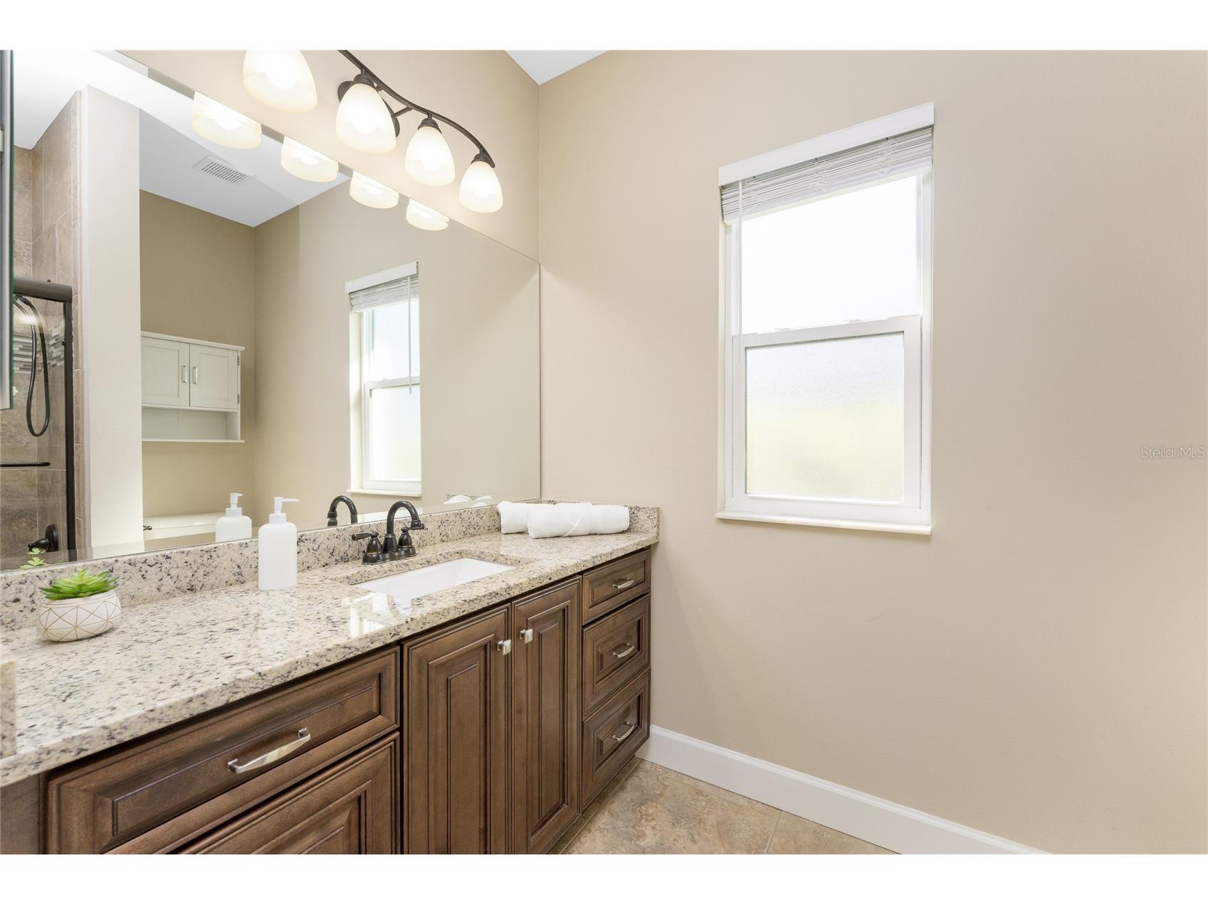 250 Rotonda Boulevard N Rotonda West FL 33947 D6146180 image32