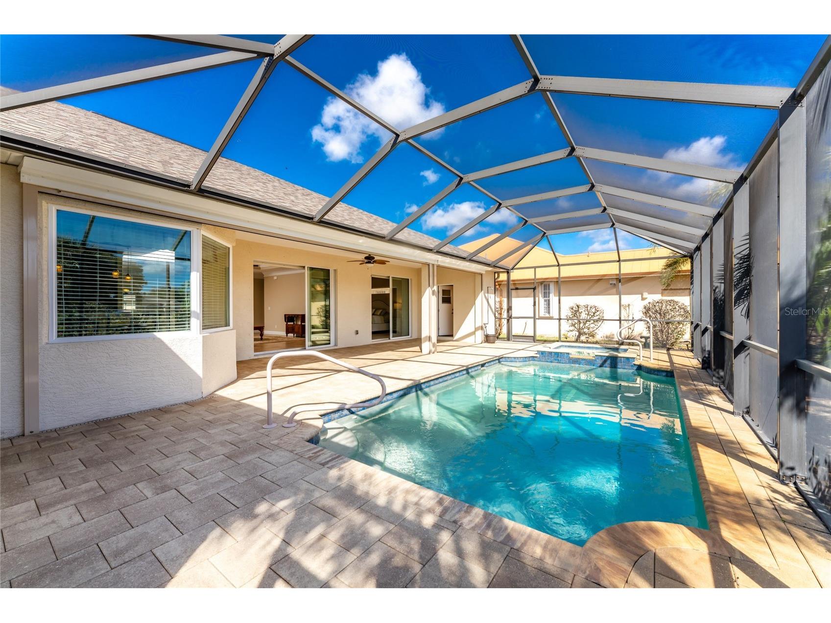 250 Rotonda Boulevard N Rotonda West FL 33947 D6146180 image40