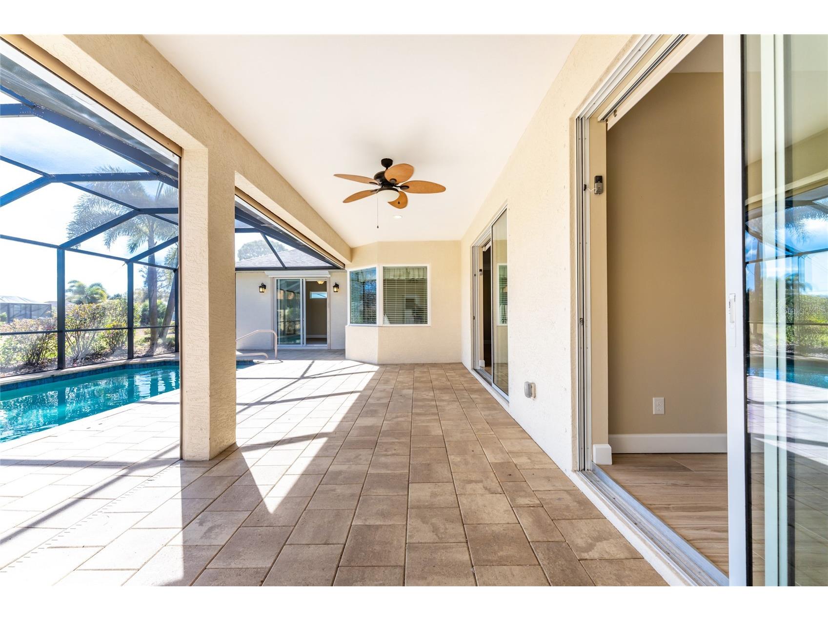 250 Rotonda Boulevard N Rotonda West FL 33947 D6146180 image44