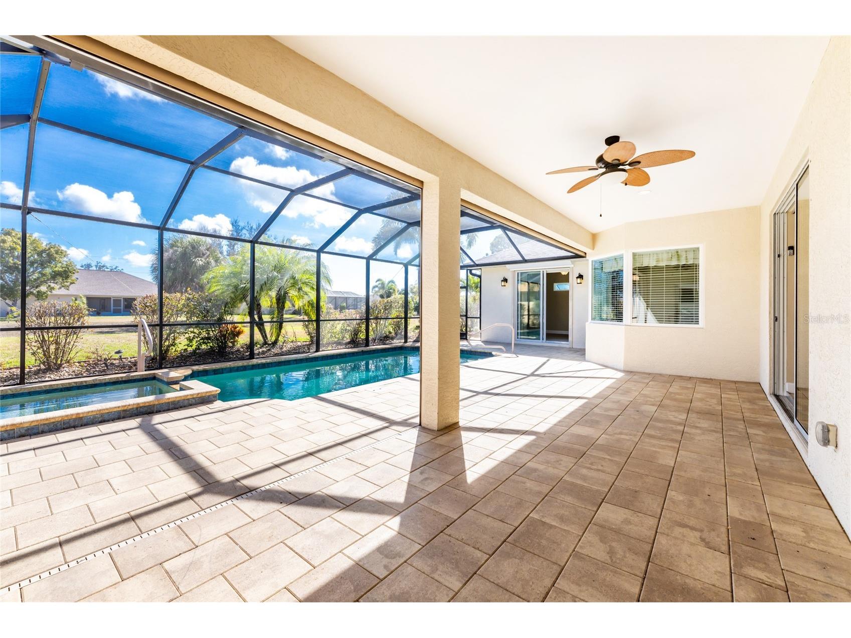 250 Rotonda Boulevard N Rotonda West FL 33947 D6146180 image45