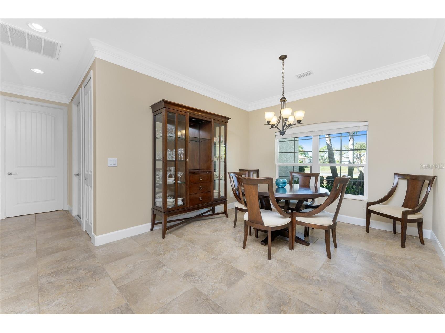 250 Rotonda Boulevard N Rotonda West FL 33947 D6146180 image6