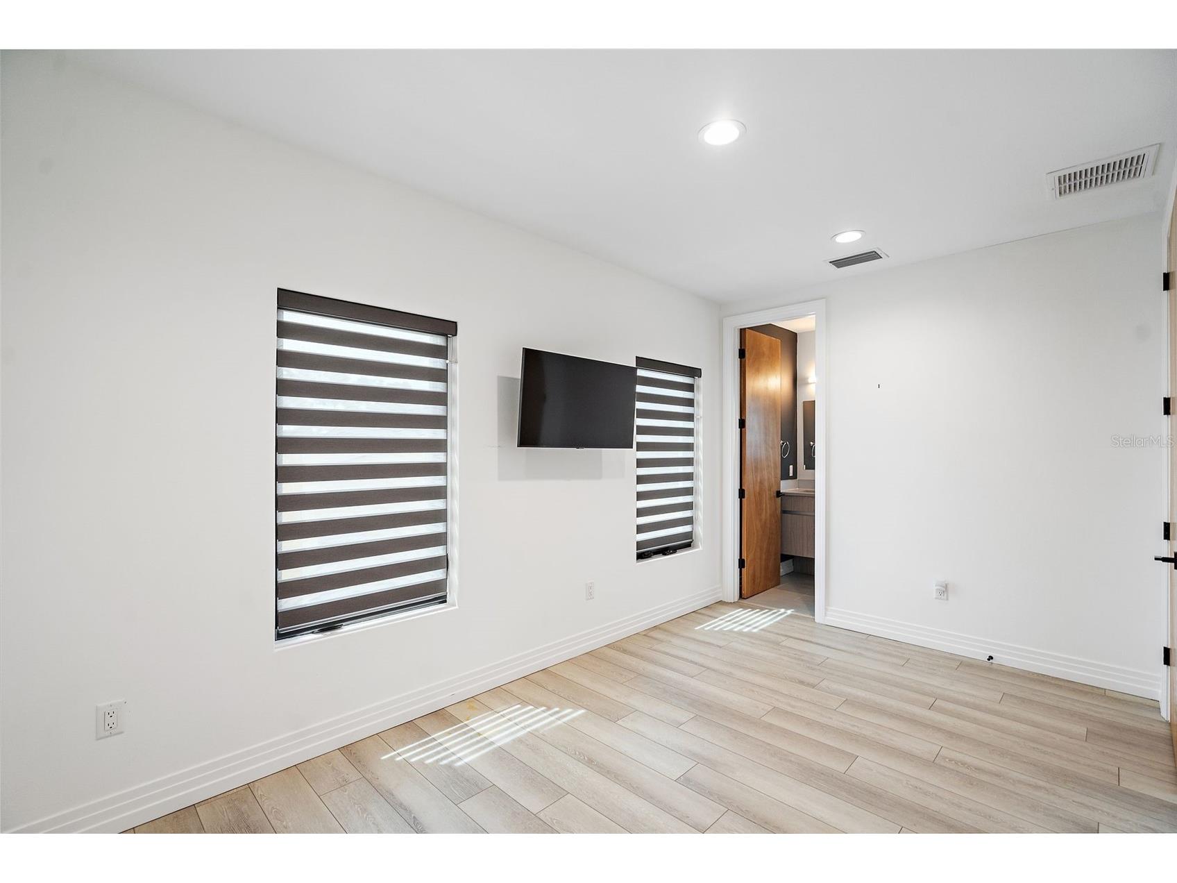 2500 4th Avenue S Saint Petersburg FL 33712 TB8448738 image46