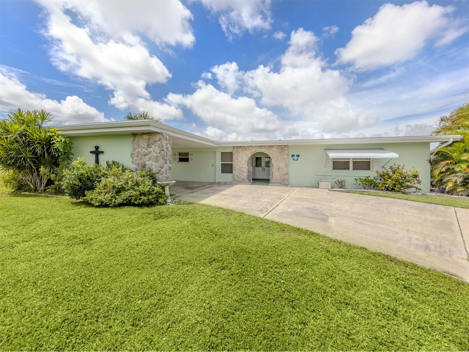 2500 Aquilos Court Port Charlotte FL 33952 N6140501 image1