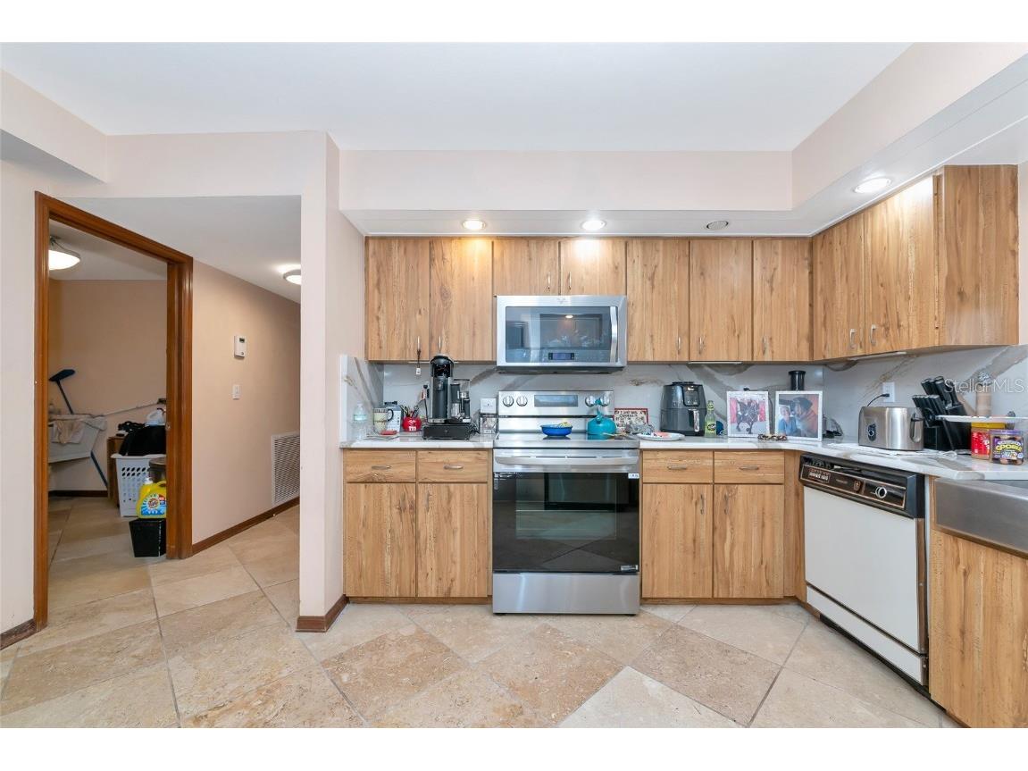 2500 Bern Creek Loop Sarasota FL 34240 A4674623 image13