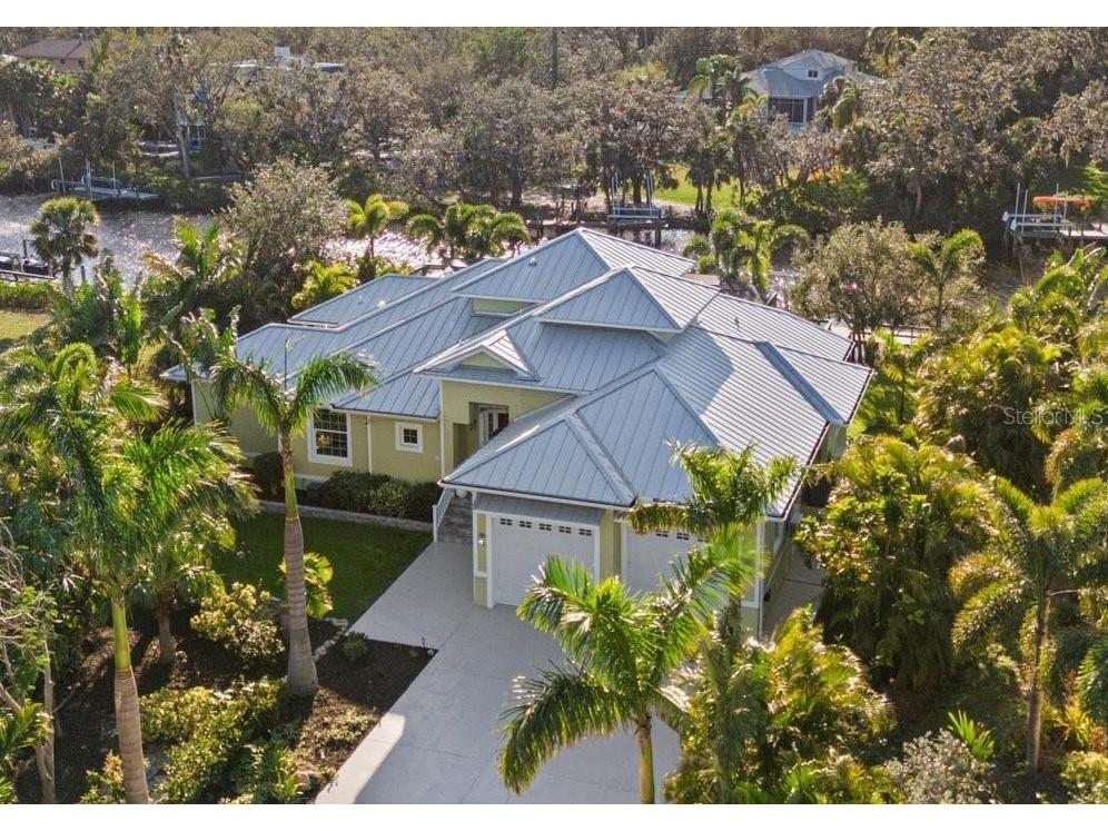 2500 Jamaica Street Sarasota FL 34231 - PHILLIPPI CREEK A4638686 image1