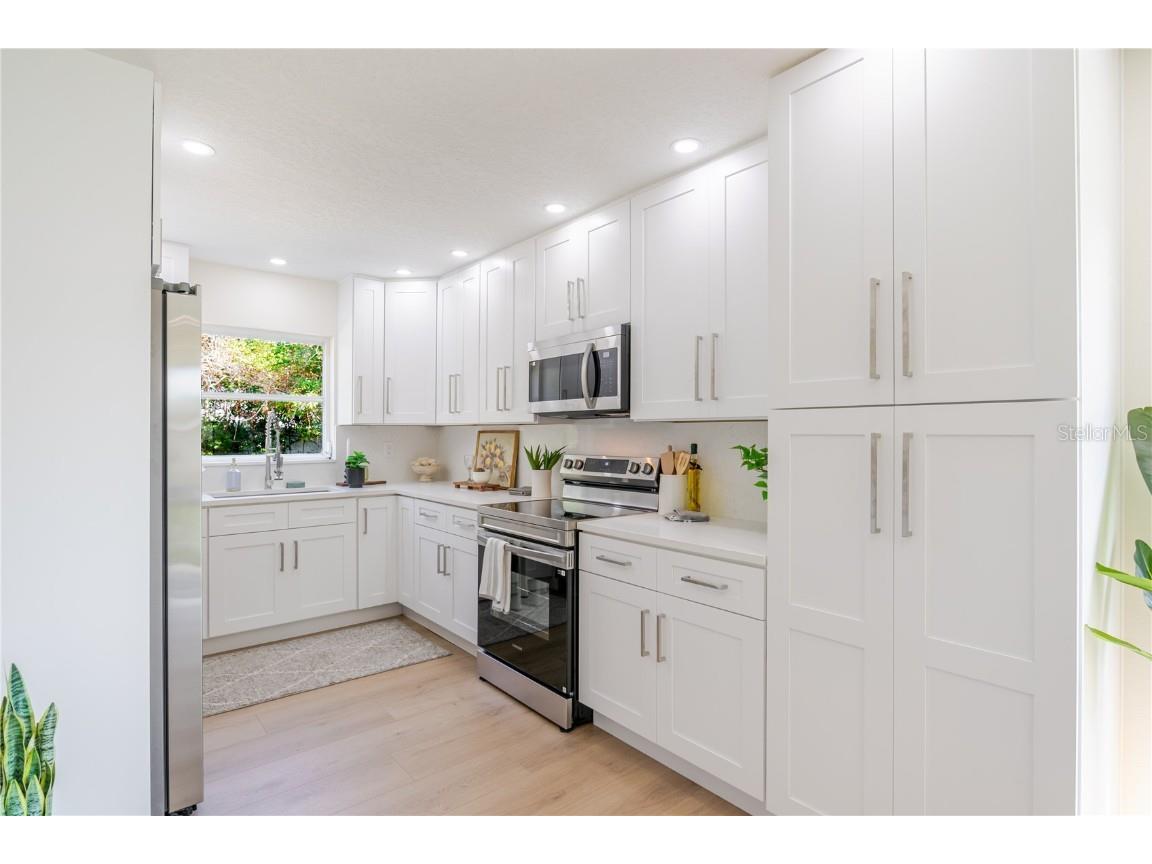 2500 Miranda Way S Saint Petersburg FL 33712 TB8451360 image10