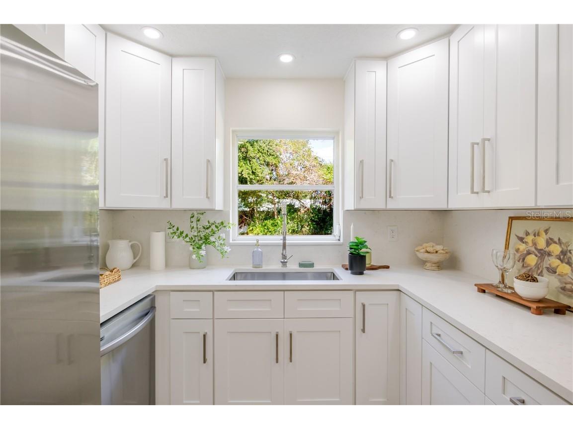 2500 Miranda Way S Saint Petersburg FL 33712 TB8451360 image14