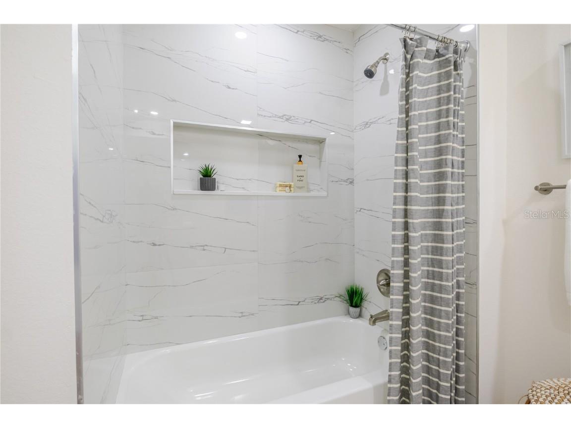 2500 Miranda Way S Saint Petersburg FL 33712 TB8451360 image17