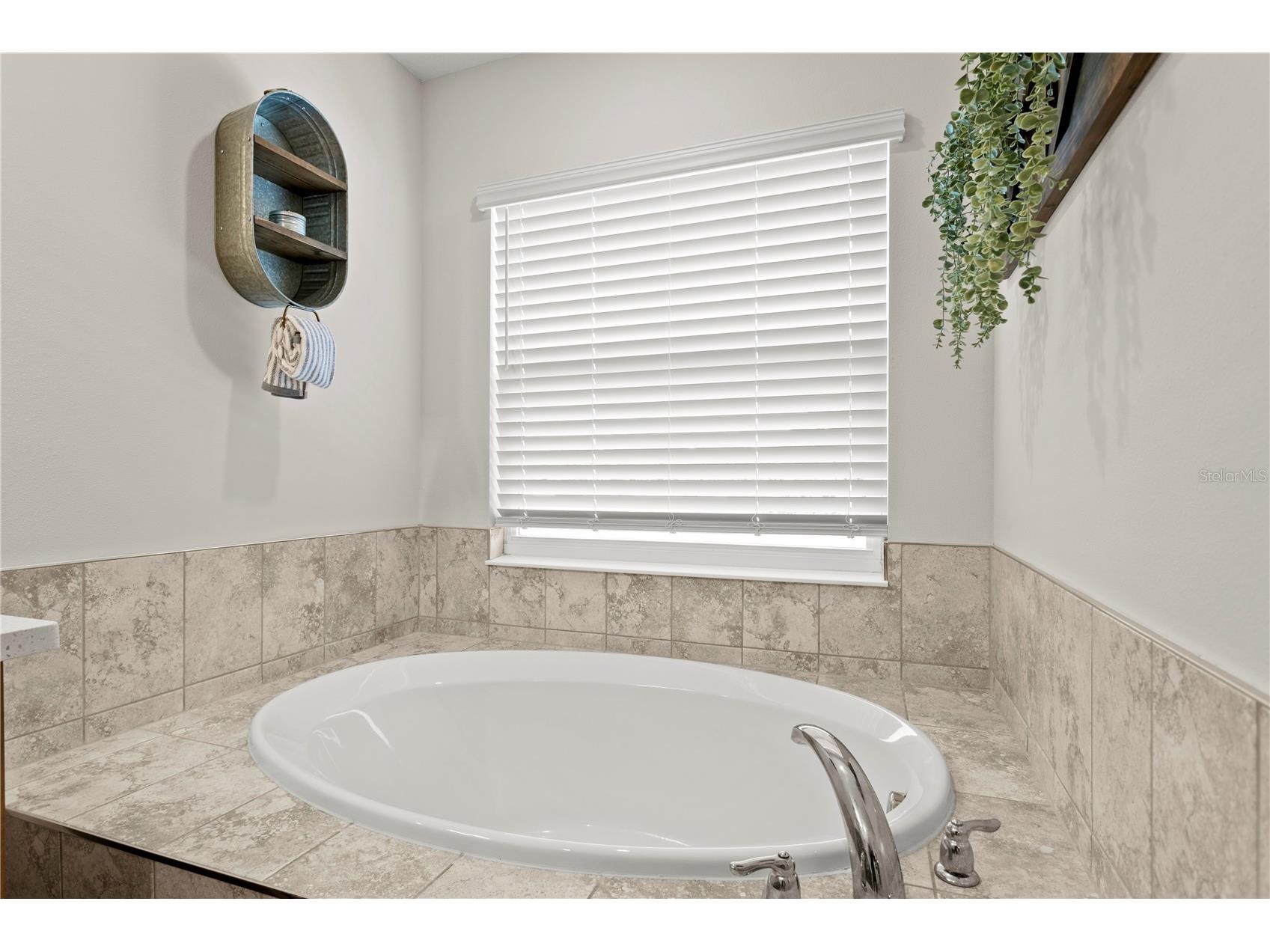 2501 17th Street N Saint Petersburg FL 33713 TB8514559 image44