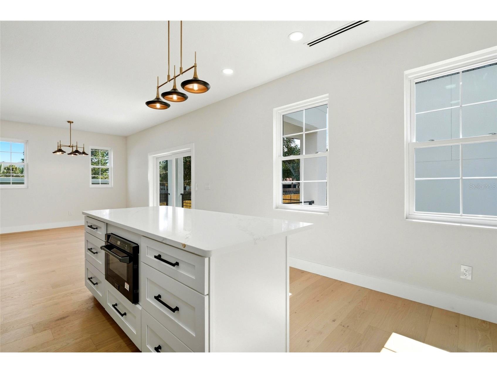 2501 Quincy Street S Saint Petersburg FL 33711 TB8393430 image13