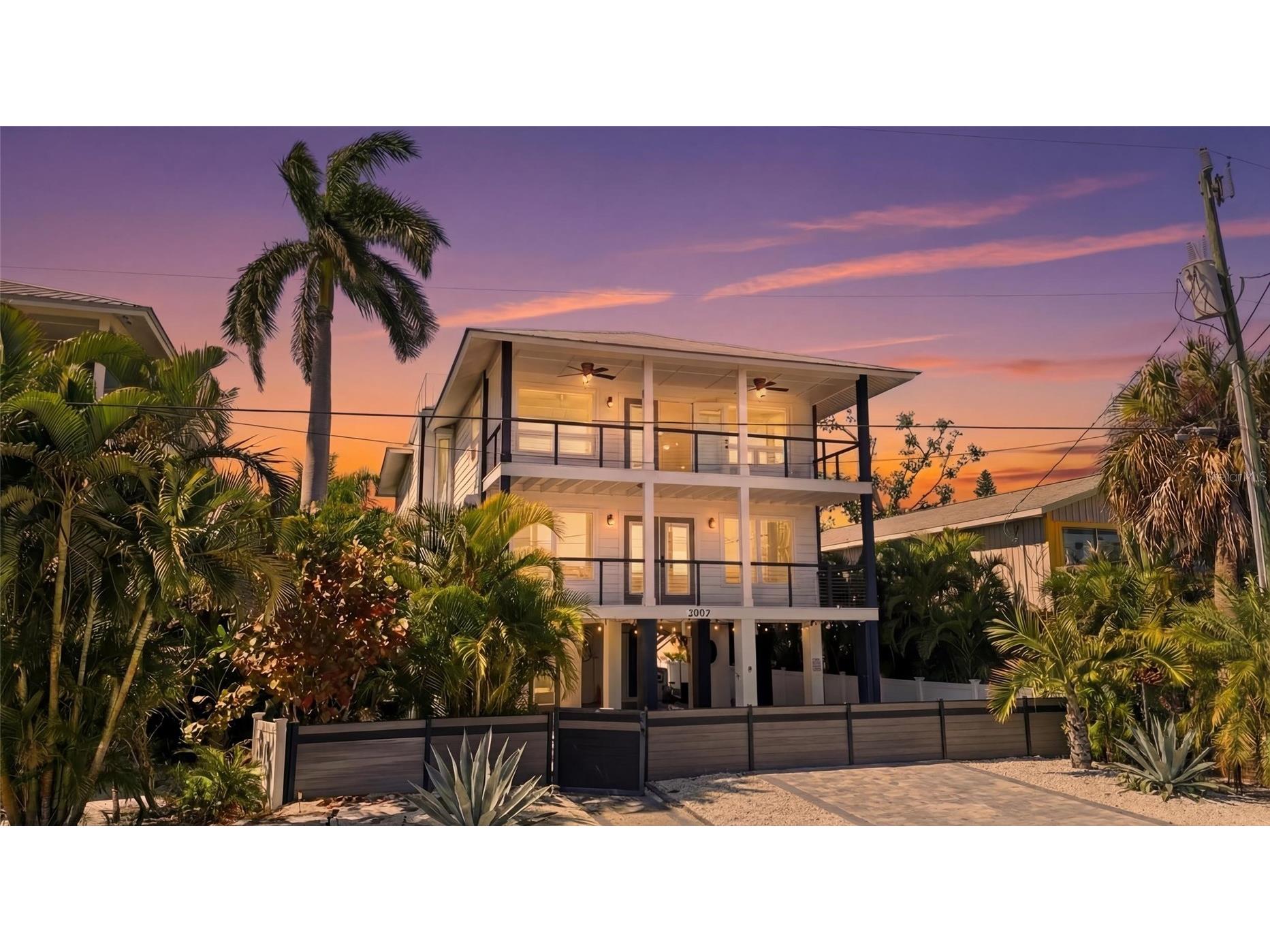 2502 Avenue B Bradenton Beach FL 34217 A4676246 image1