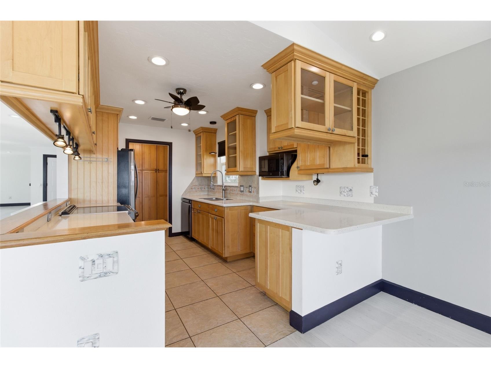 2502 Avenue B Bradenton Beach FL 34217 A4676246 image22