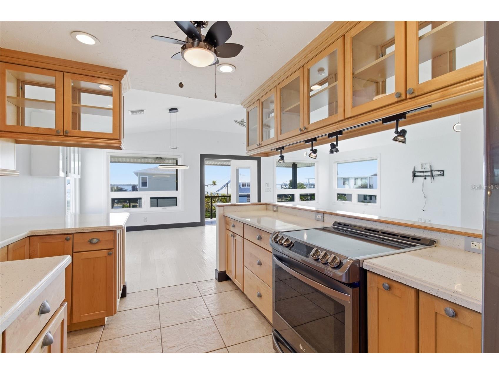 2502 Avenue B Bradenton Beach FL 34217 A4676246 image23