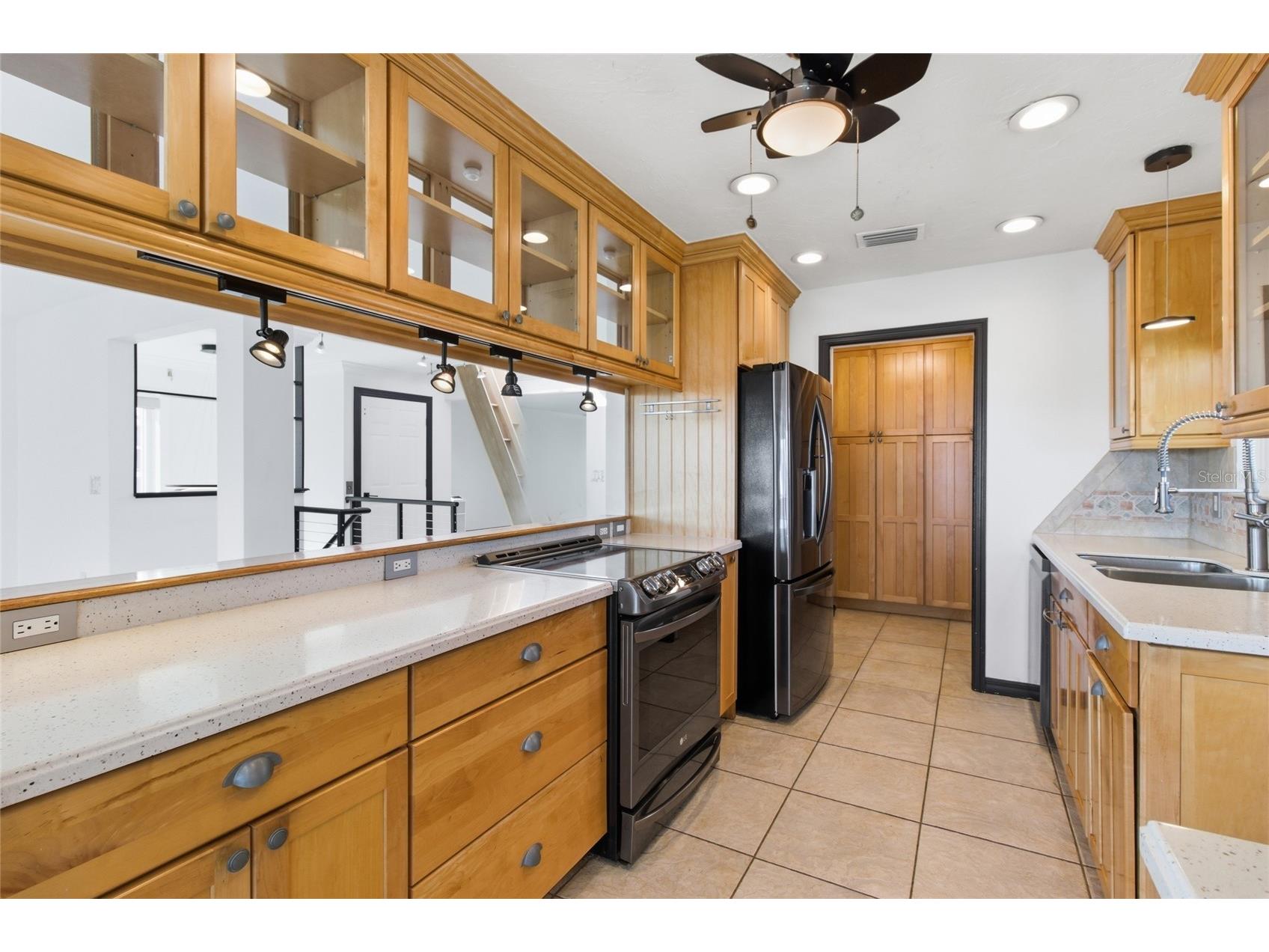 2502 Avenue B Bradenton Beach FL 34217 A4676246 image24