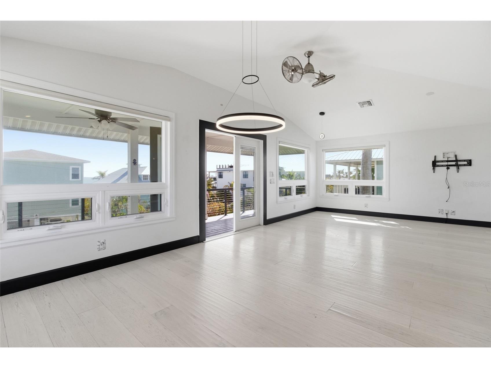 2502 Avenue B Bradenton Beach FL 34217 A4676246 image27