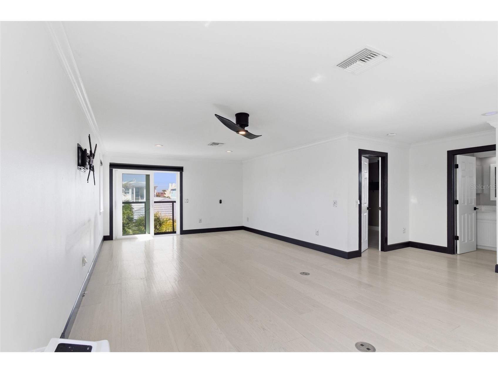 2502 Avenue B Bradenton Beach FL 34217 A4676246 image30