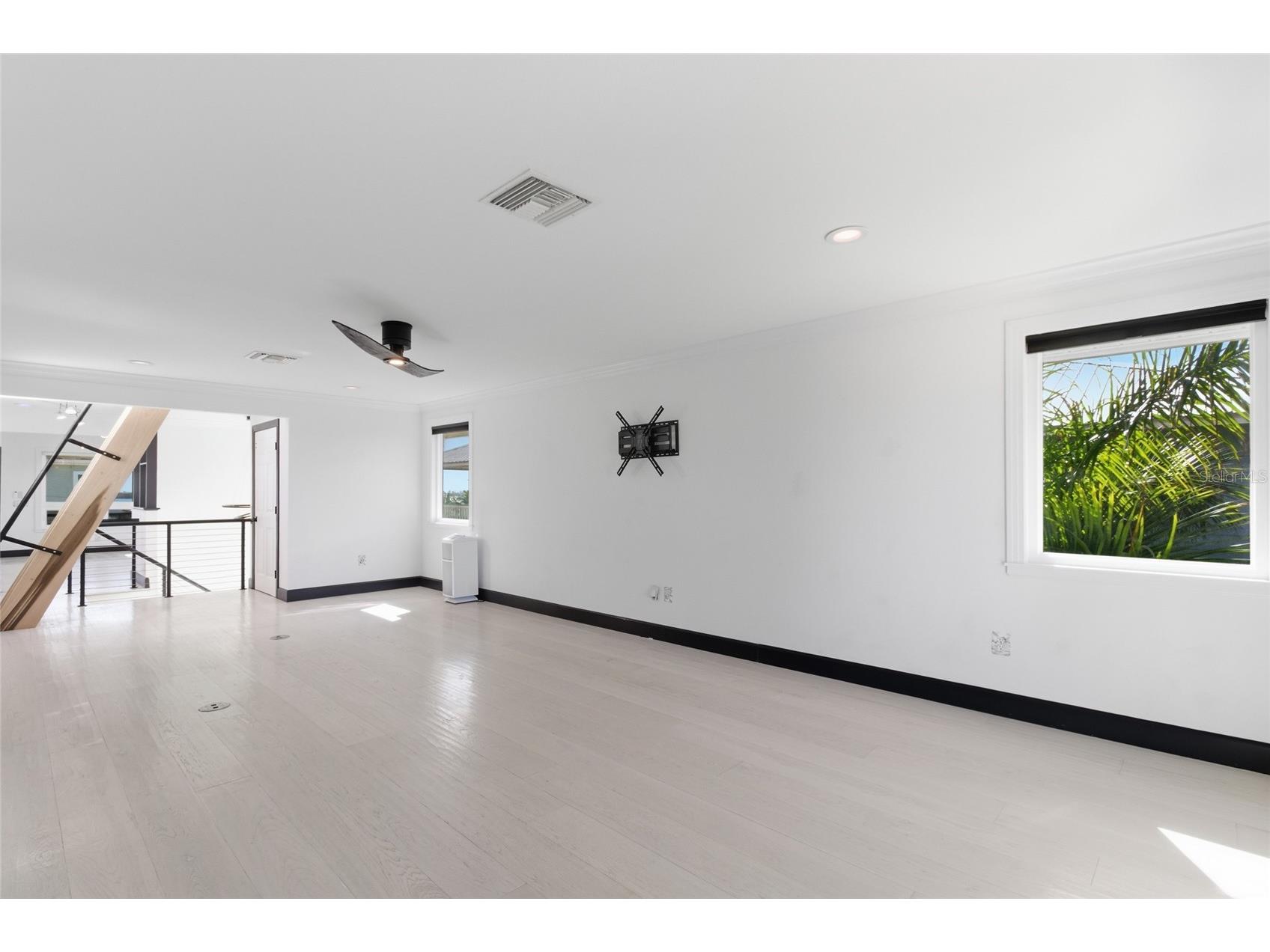 2502 Avenue B Bradenton Beach FL 34217 A4676246 image33