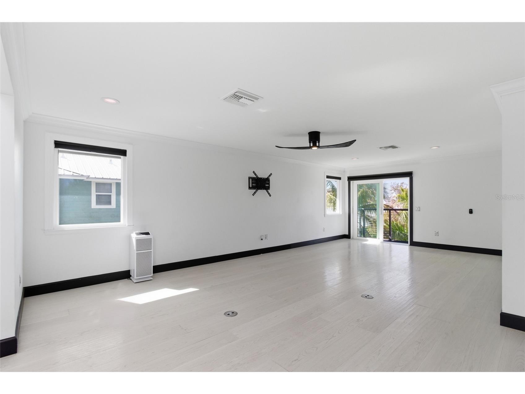 2502 Avenue B Bradenton Beach FL 34217 A4676246 image34