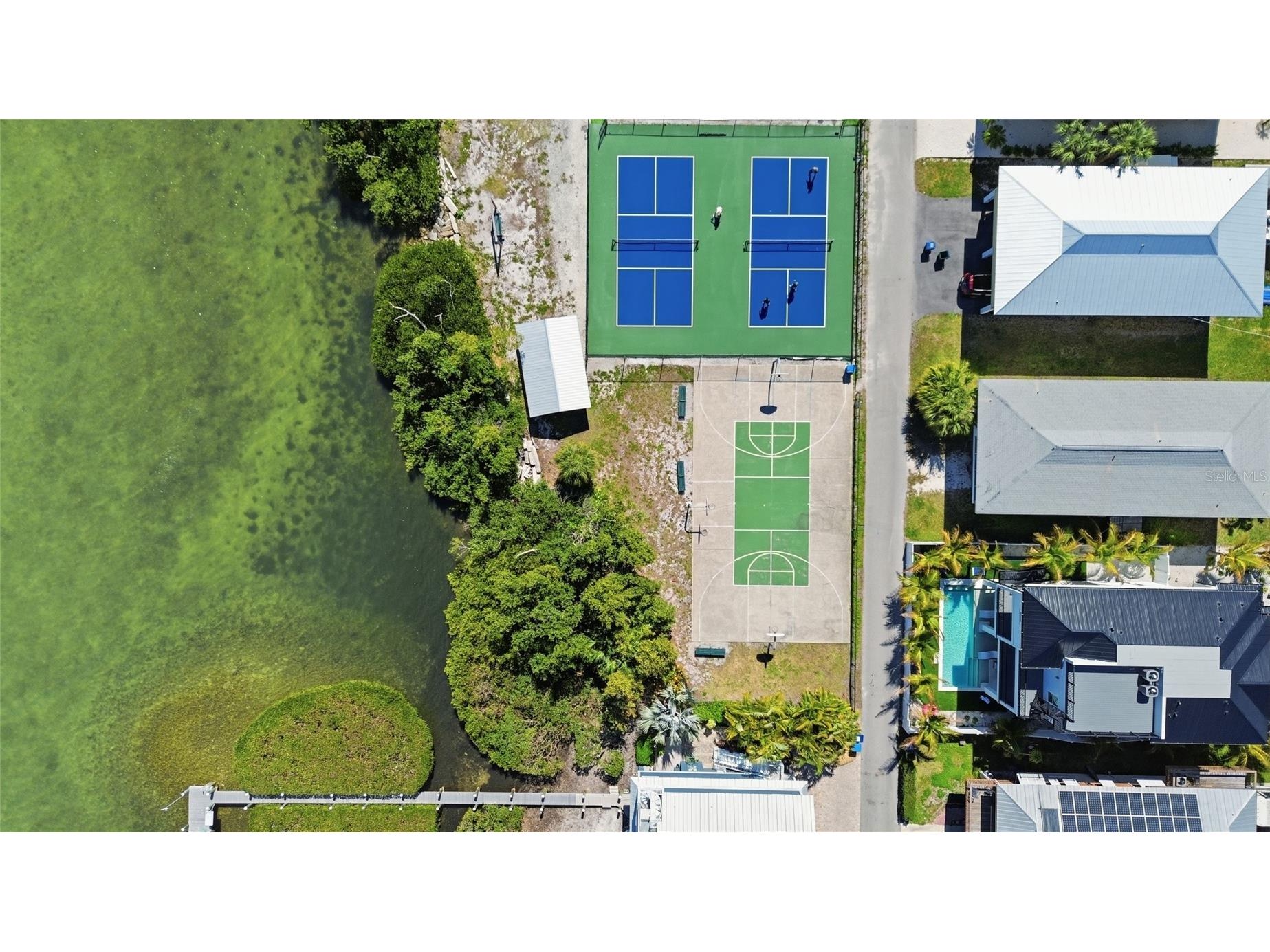 2502 Avenue B Bradenton Beach FL 34217 A4676246 image67