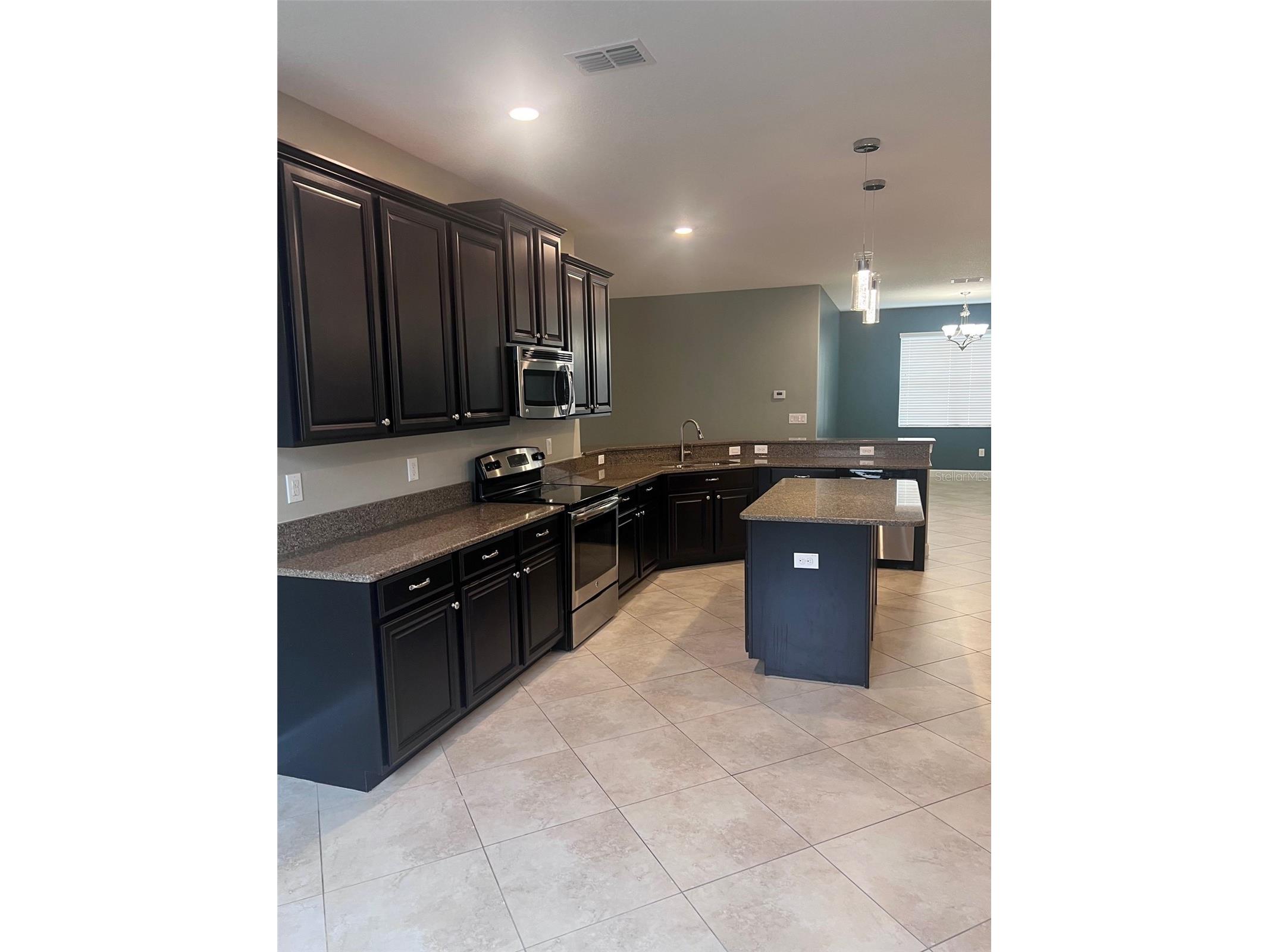 2502 Cumberland Cliff Drive Ruskin FL 33570 TB8505781 image4