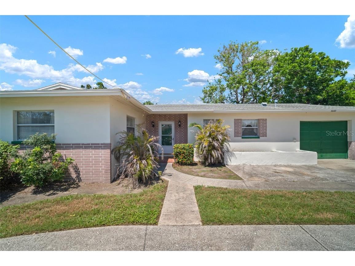 2502 Tropical Shores Drive SE Saint Petersburg FL 33705 TB8399802 image1
