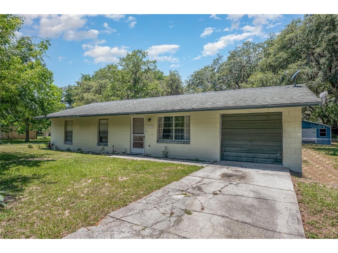 25027 Madison Street Astatula FL 34705 O6117329 image1