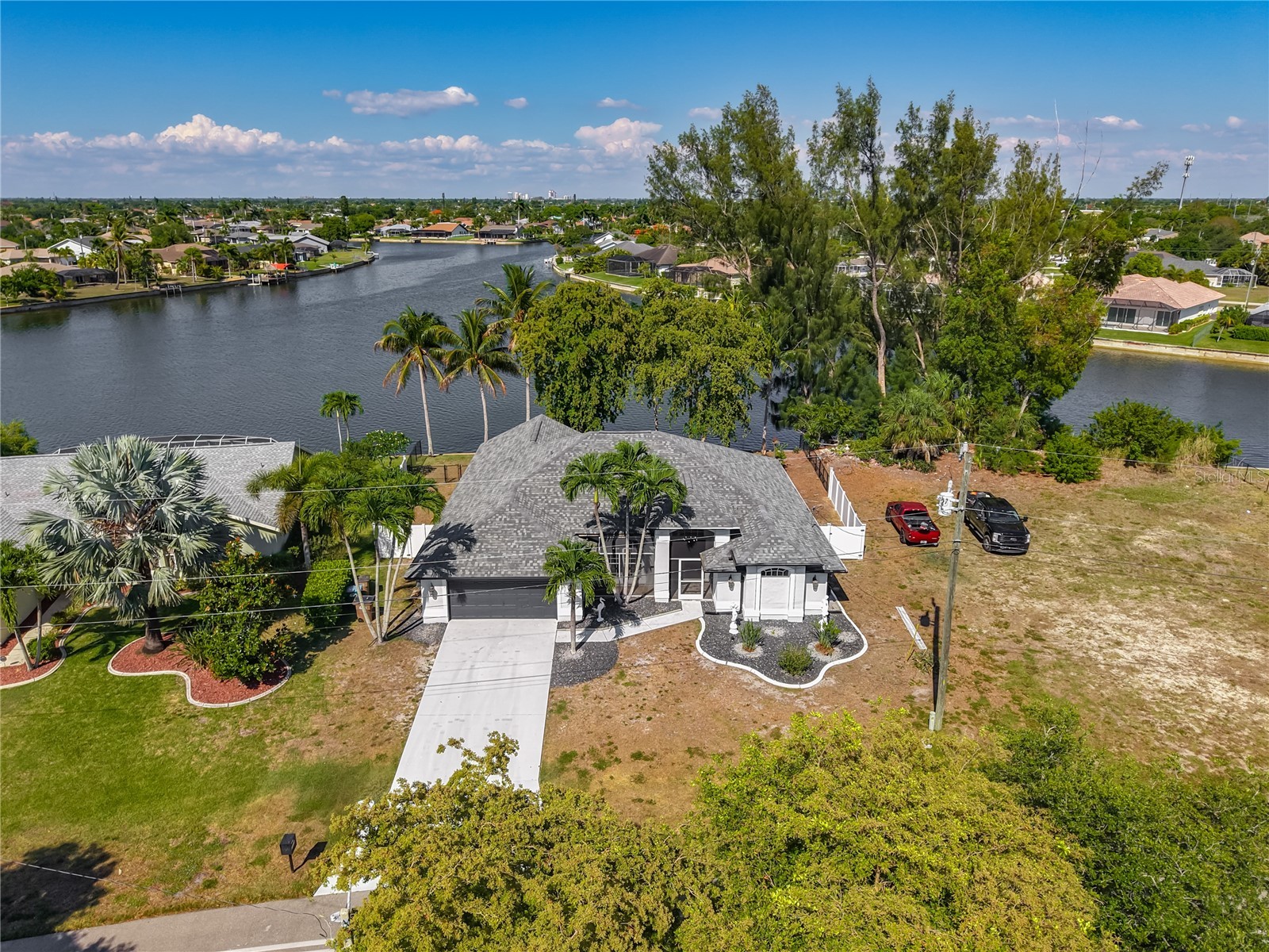 2503 Aviation Parkway Cape Coral FL 33904 C7526288 image1