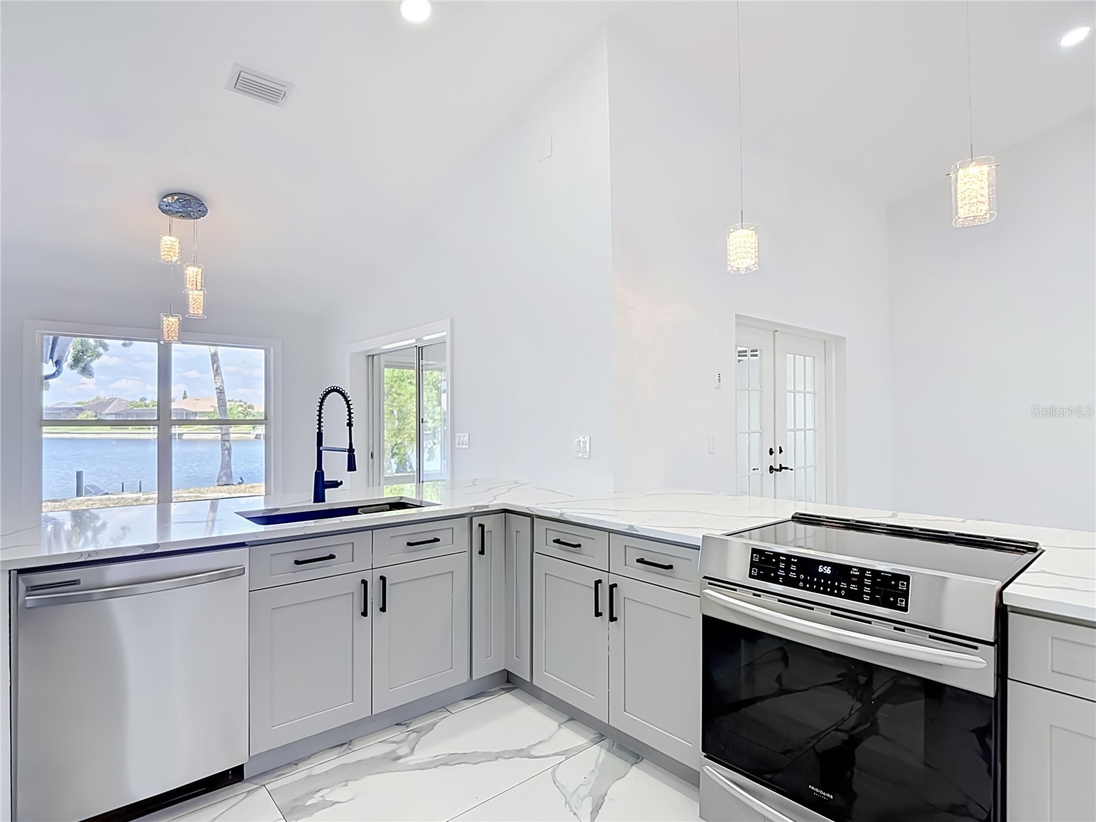 2503 Aviation Parkway Cape Coral FL 33904 C7526288 image2