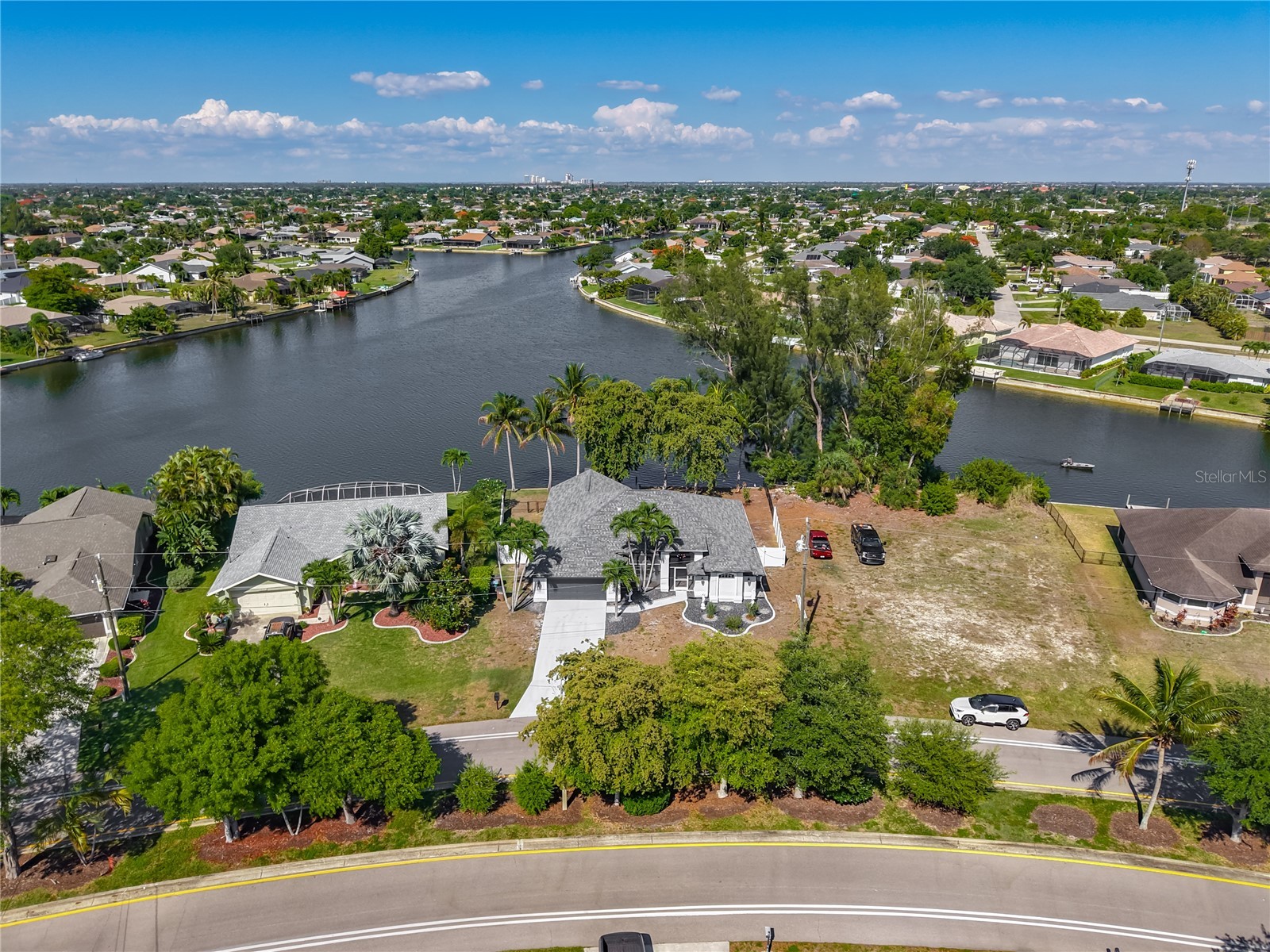 2503 Aviation Parkway Cape Coral FL 33904 C7526288 image4