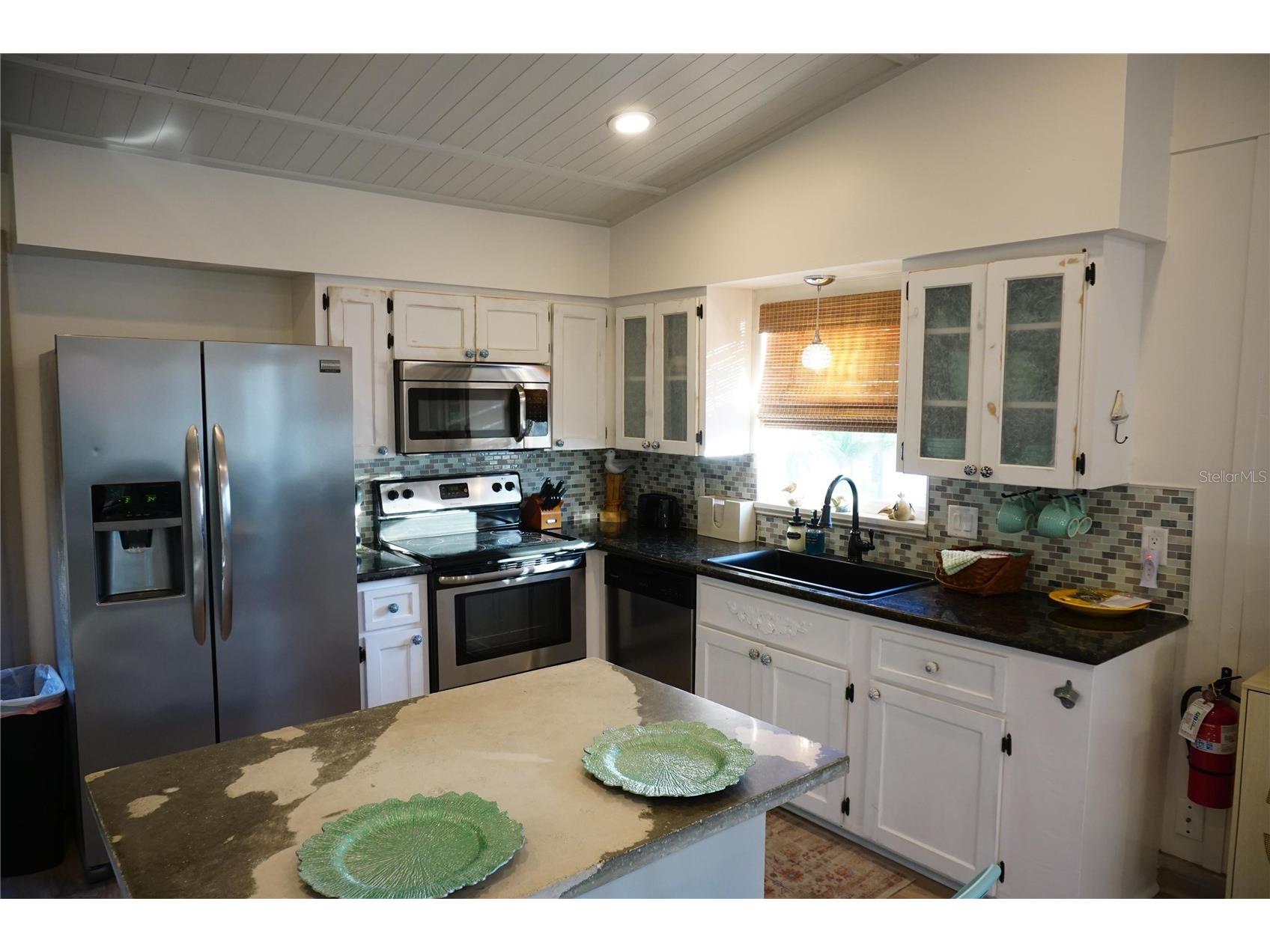 2504 Avenue B Bradenton Beach FL 34217 O6384479 image6
